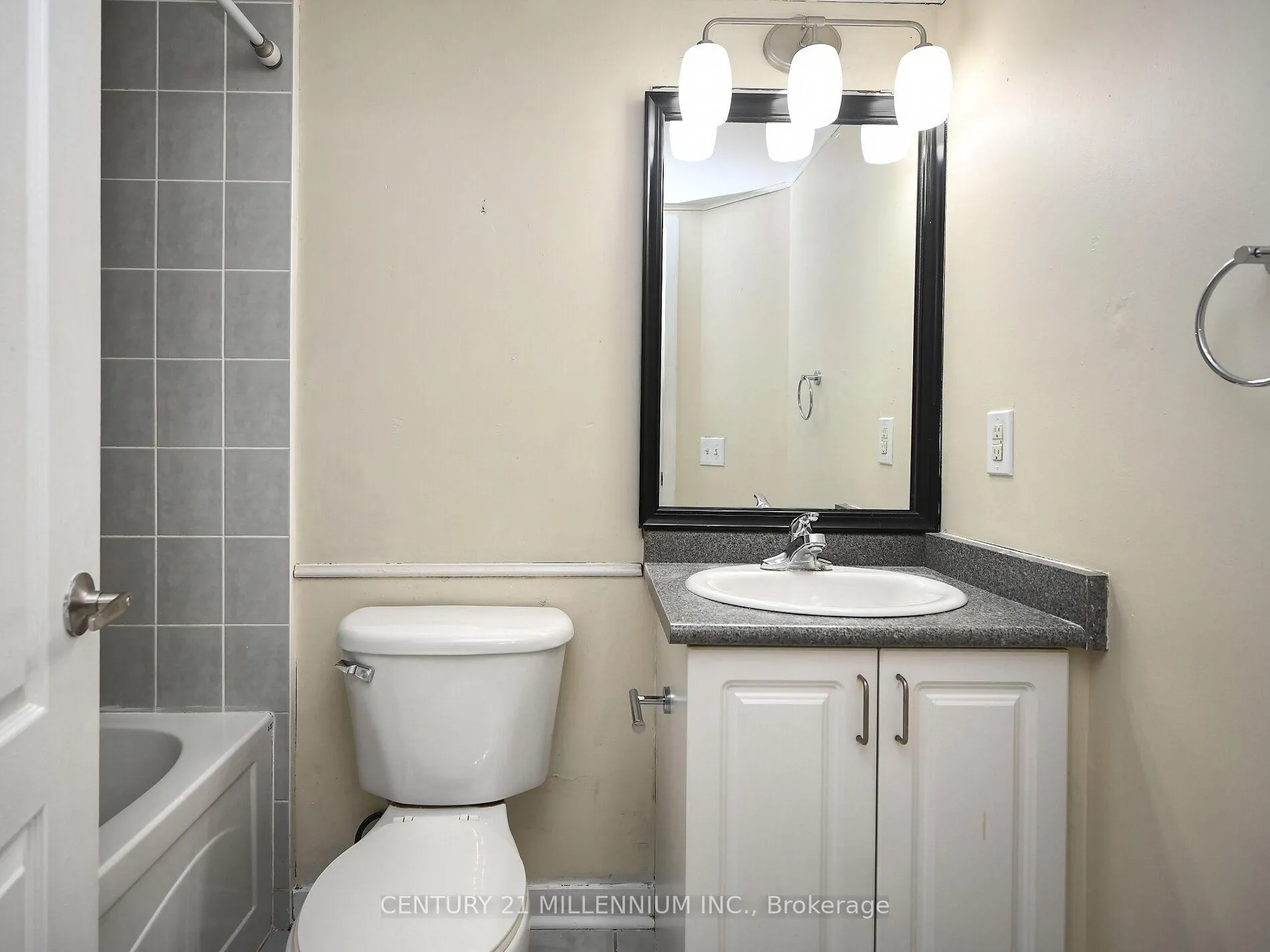 Photo 24 of Unit 1209, 8 Dayspring Circle, Brampton, Goreway Drive Corridor — HOMEH