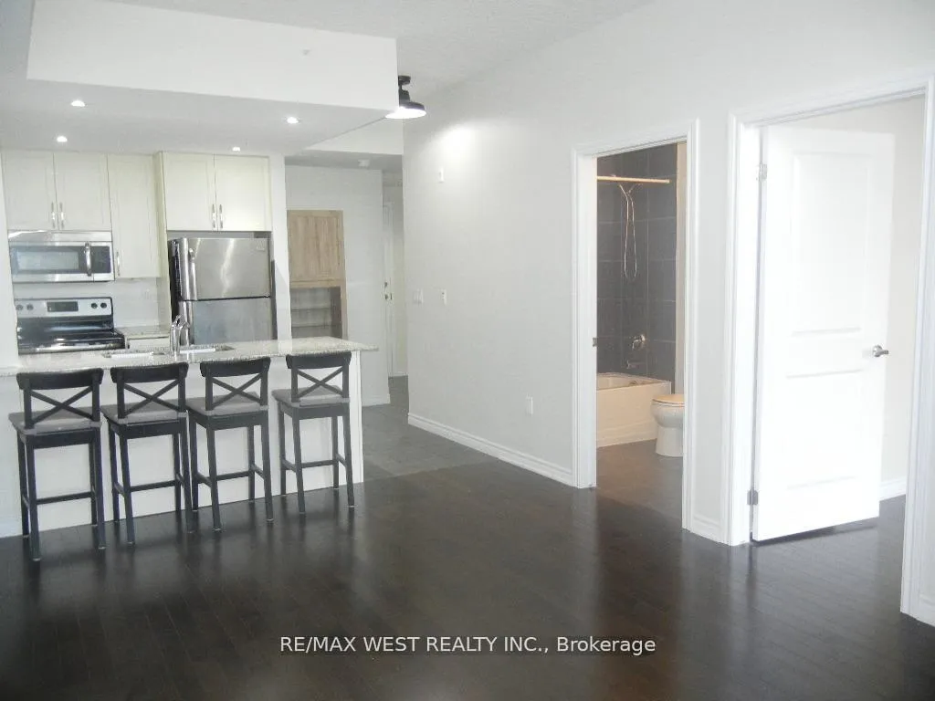 Photo 4 of Unit 406, 427 Aberdeen Avenue, Hamilton, Kirkendall — HOMEH