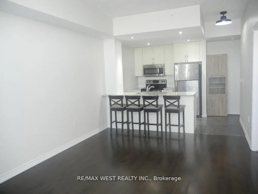 Photo 6 of Unit 406, 427 Aberdeen Avenue, Hamilton, Kirkendall — HOMEH