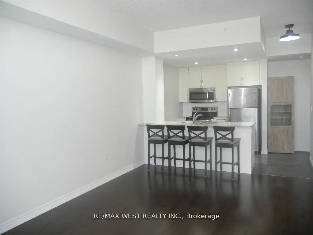 Photo 7 of Unit 406, 427 Aberdeen Avenue, Hamilton, Kirkendall — HOMEH