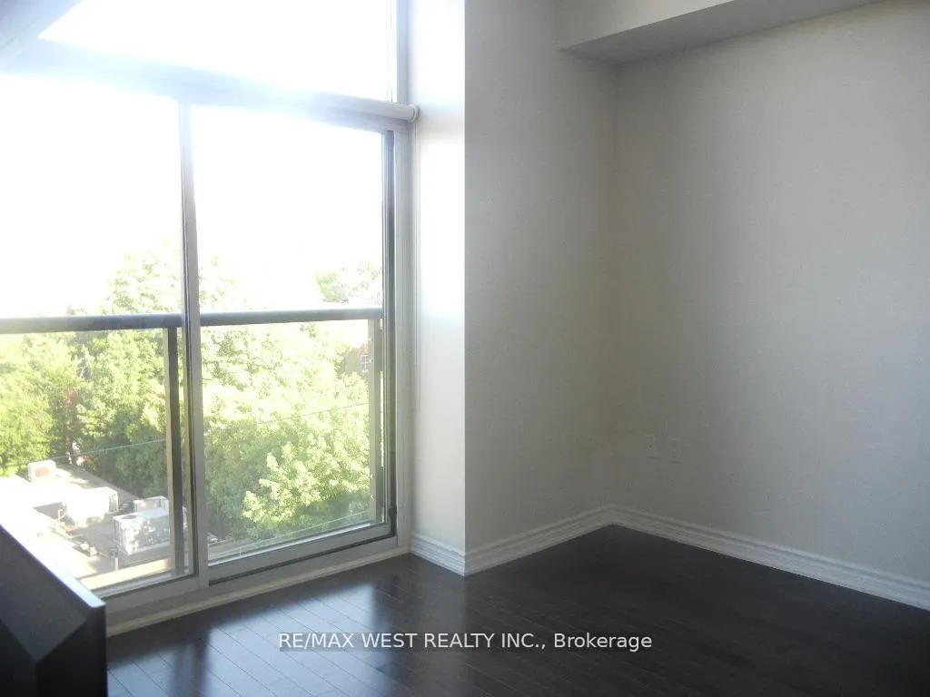 Photo 9 of Unit 406, 427 Aberdeen Avenue, Hamilton, Kirkendall — HOMEH