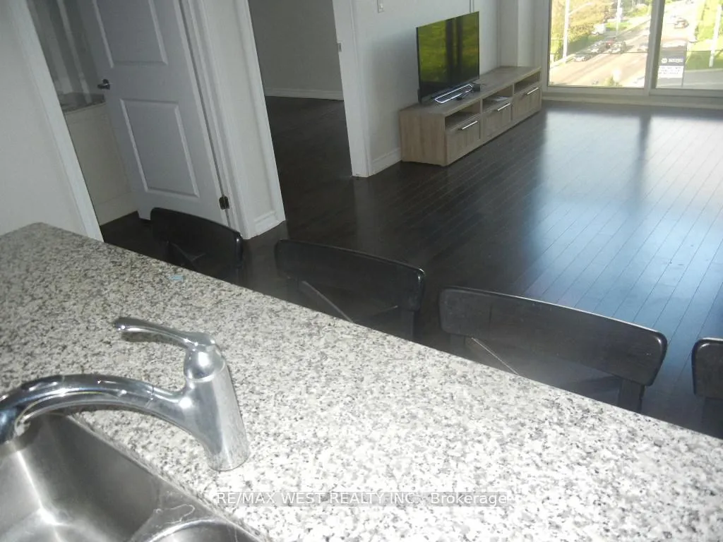 Photo 12 of Unit 406, 427 Aberdeen Avenue, Hamilton, Kirkendall — HOMEH