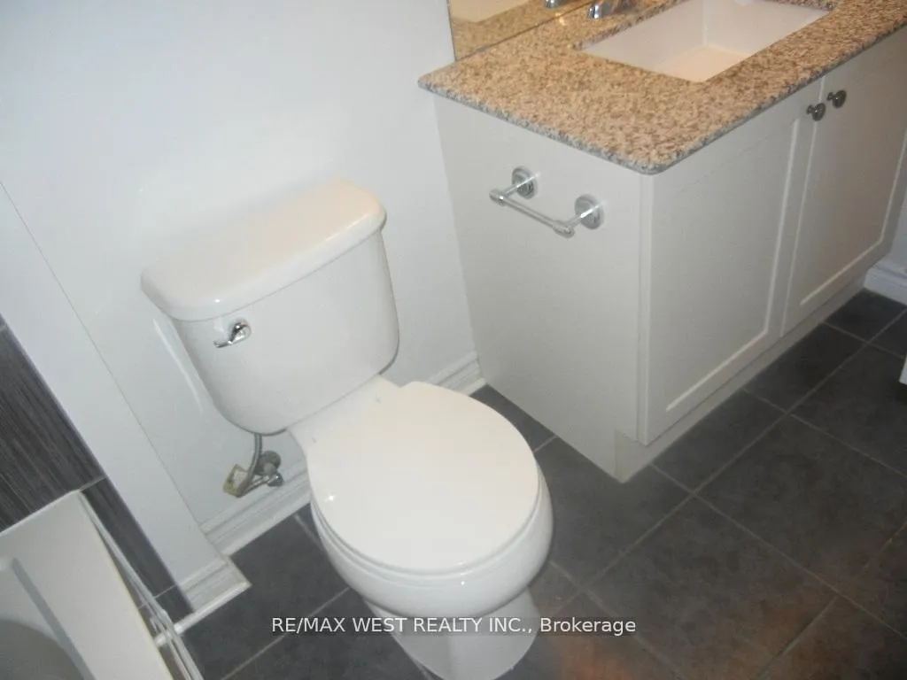 Photo 20 of Unit 406, 427 Aberdeen Avenue, Hamilton, Kirkendall — HOMEH