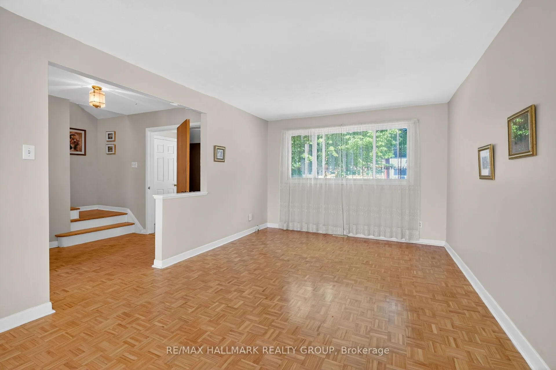 Photo 7 of 676 Morin Street, Ottawa, Castle Heights — HOMEH