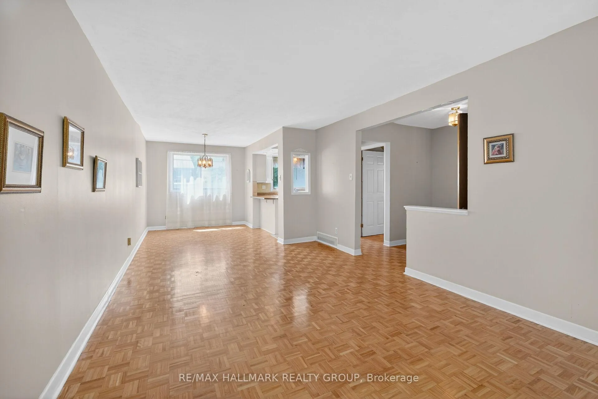 Photo 10 of 676 Morin Street, Ottawa, Castle Heights — HOMEH