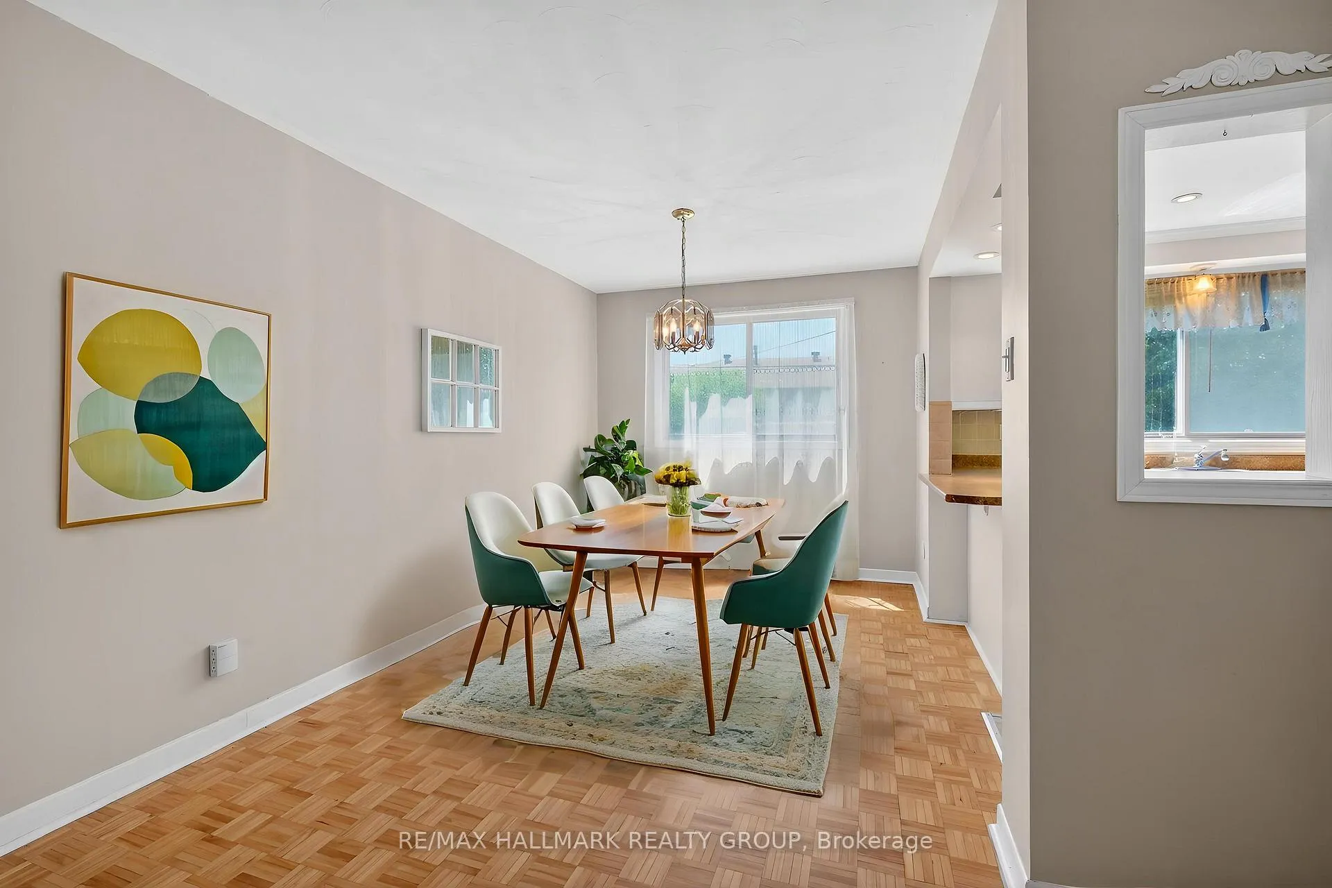 Photo 11 of 676 Morin Street, Ottawa, Castle Heights — HOMEH