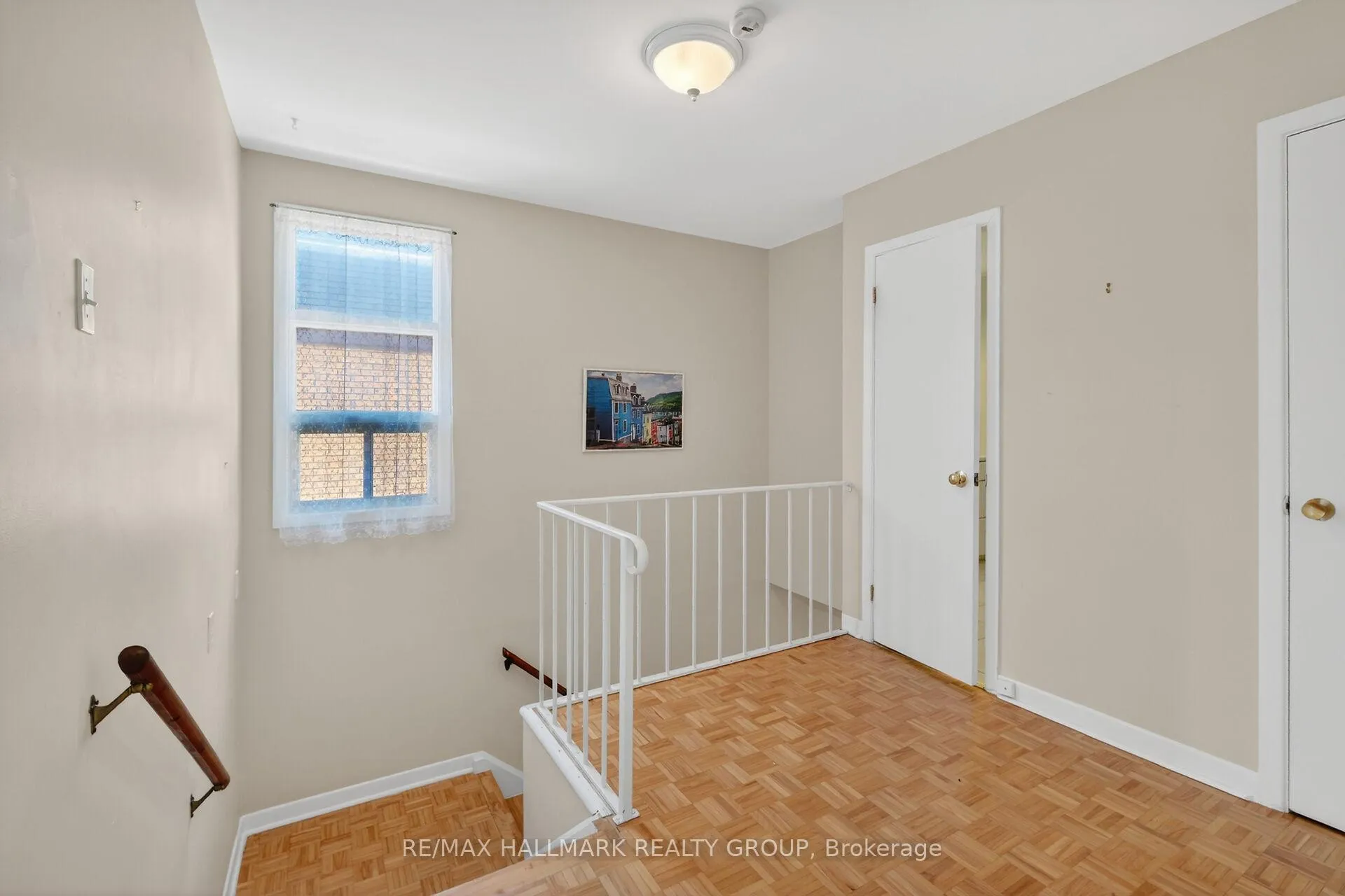 Photo 18 of 676 Morin Street, Ottawa, Castle Heights — HOMEH