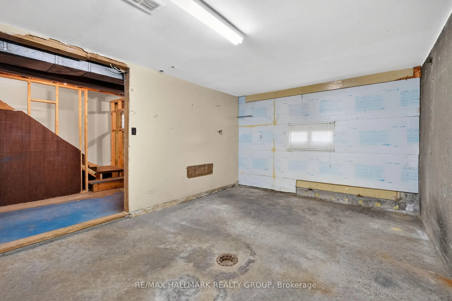 Photo 31 of 676 Morin Street, Ottawa, Castle Heights — HOMEH