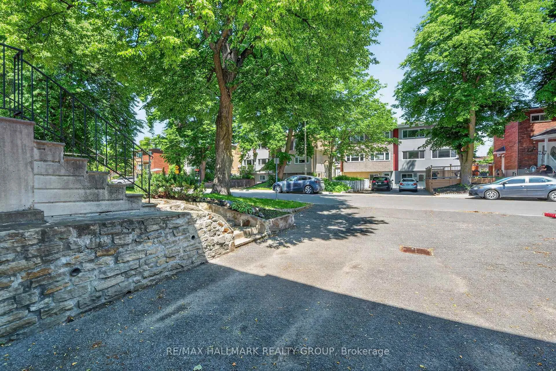 Photo 39 of 676 Morin Street, Ottawa, Castle Heights — HOMEH