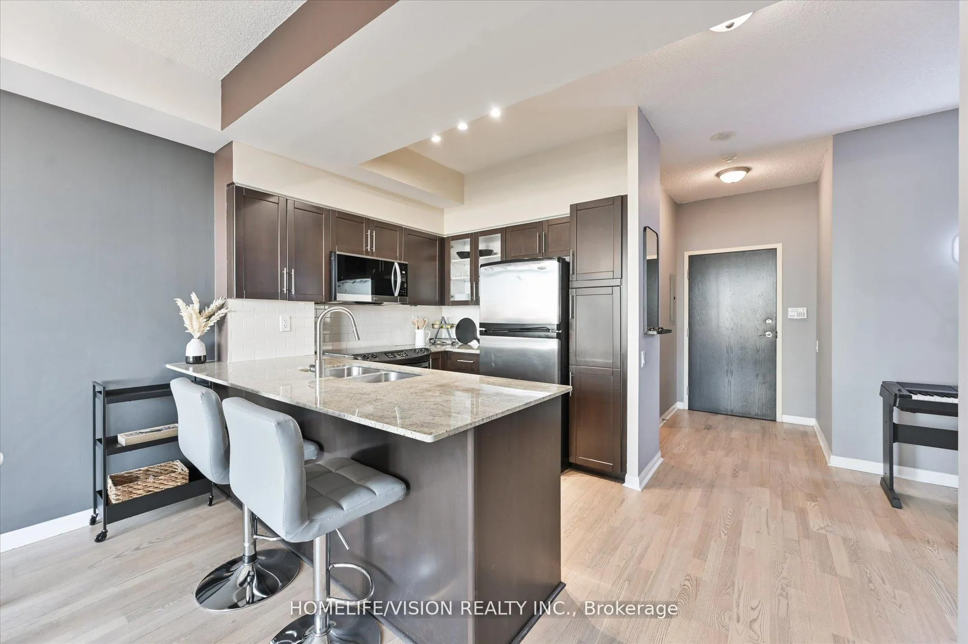 Photo 10 of Unit 508, 15 Windermere Avenue, Toronto, High Park-Swansea — HOMEH