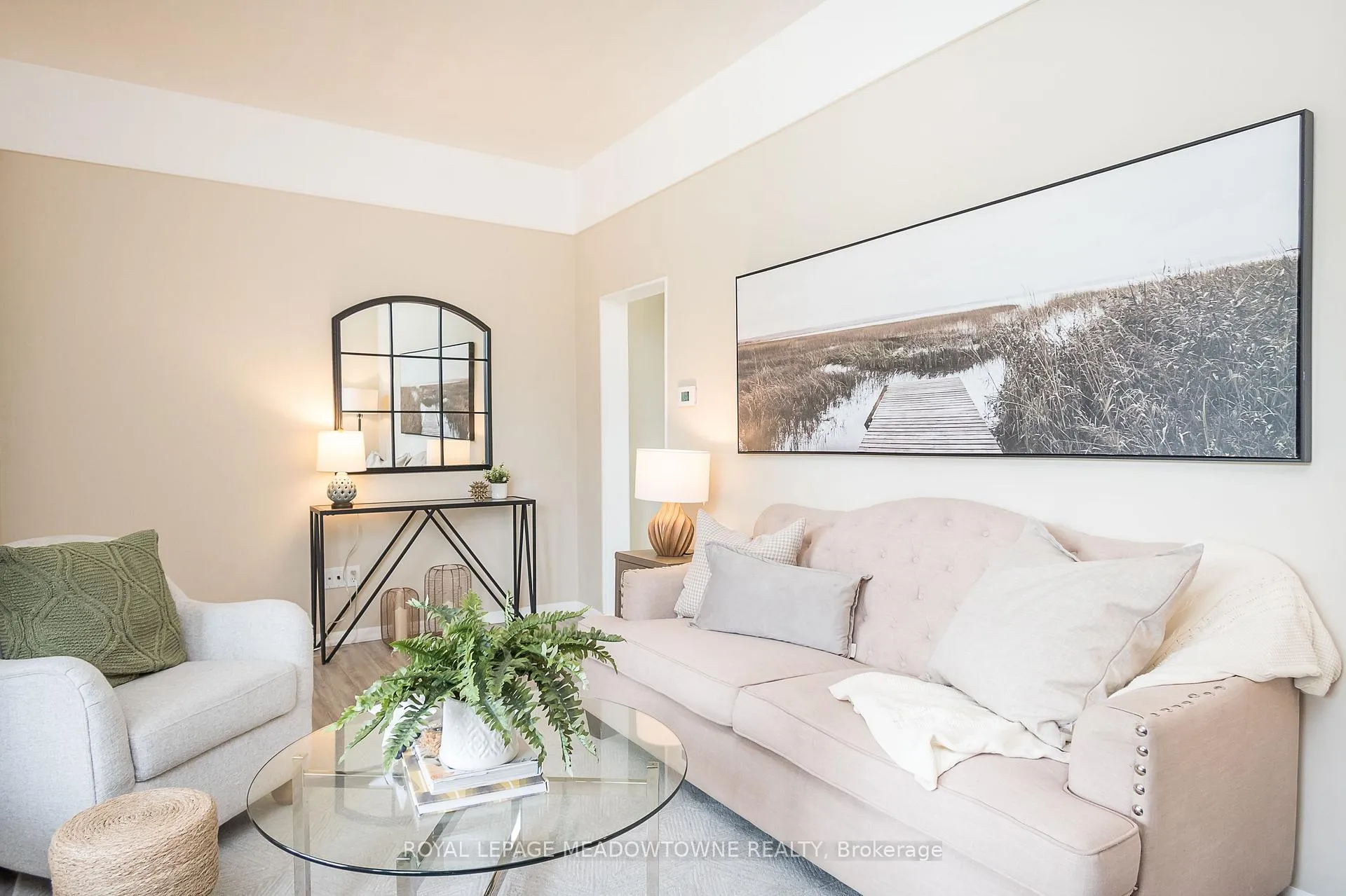 Photo 11 of 45 King Street, Halton Hills, Georgetown — HOMEH