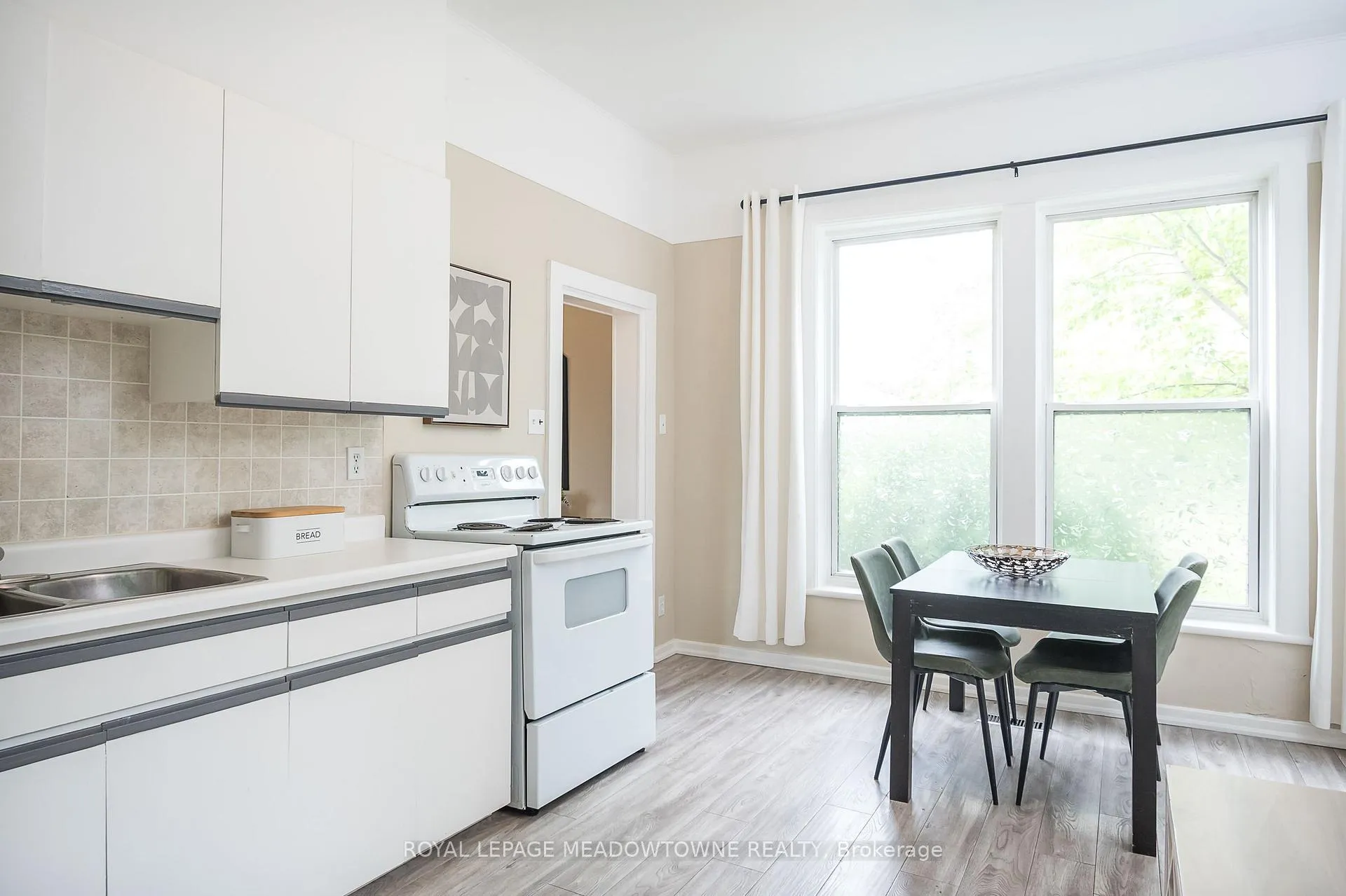 Photo 16 of 45 King Street, Halton Hills, Georgetown — HOMEH