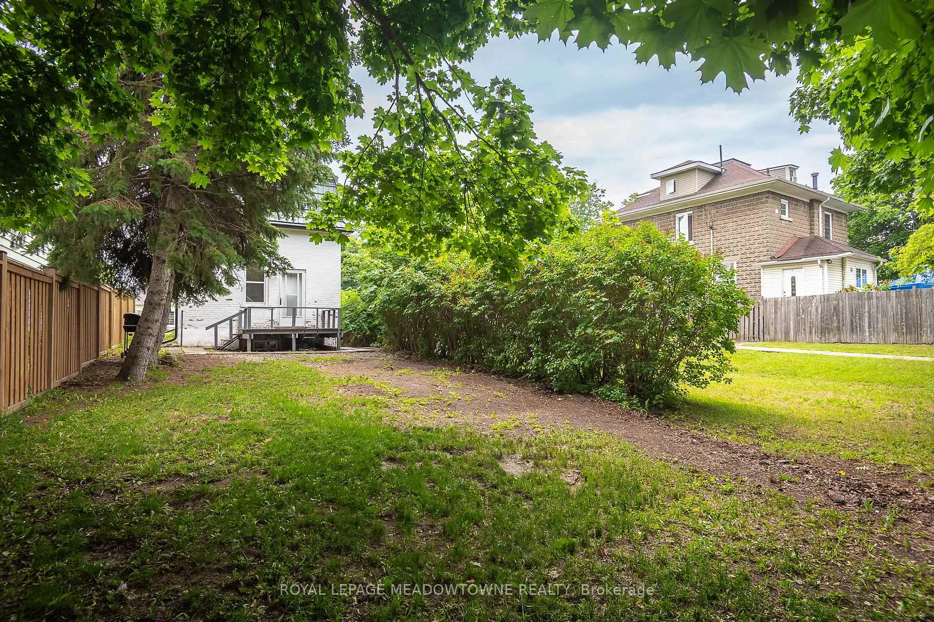 Photo 32 of 45 King Street, Halton Hills, Georgetown — HOMEH