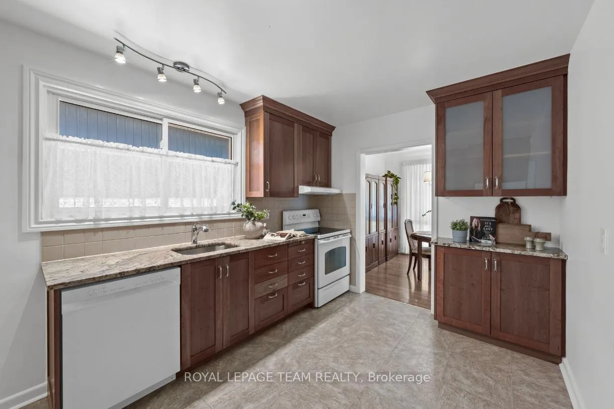 Photo 14 of 1218 Cline Crescent, Ottawa, Bel Air Heights — HOMEH