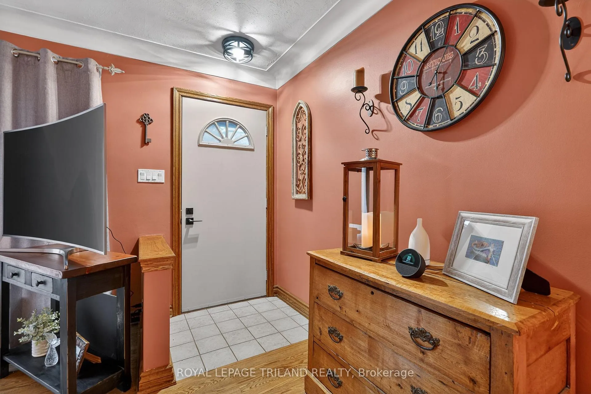 Photo 6 of 501 Boler Road, London, South K — HOMEH