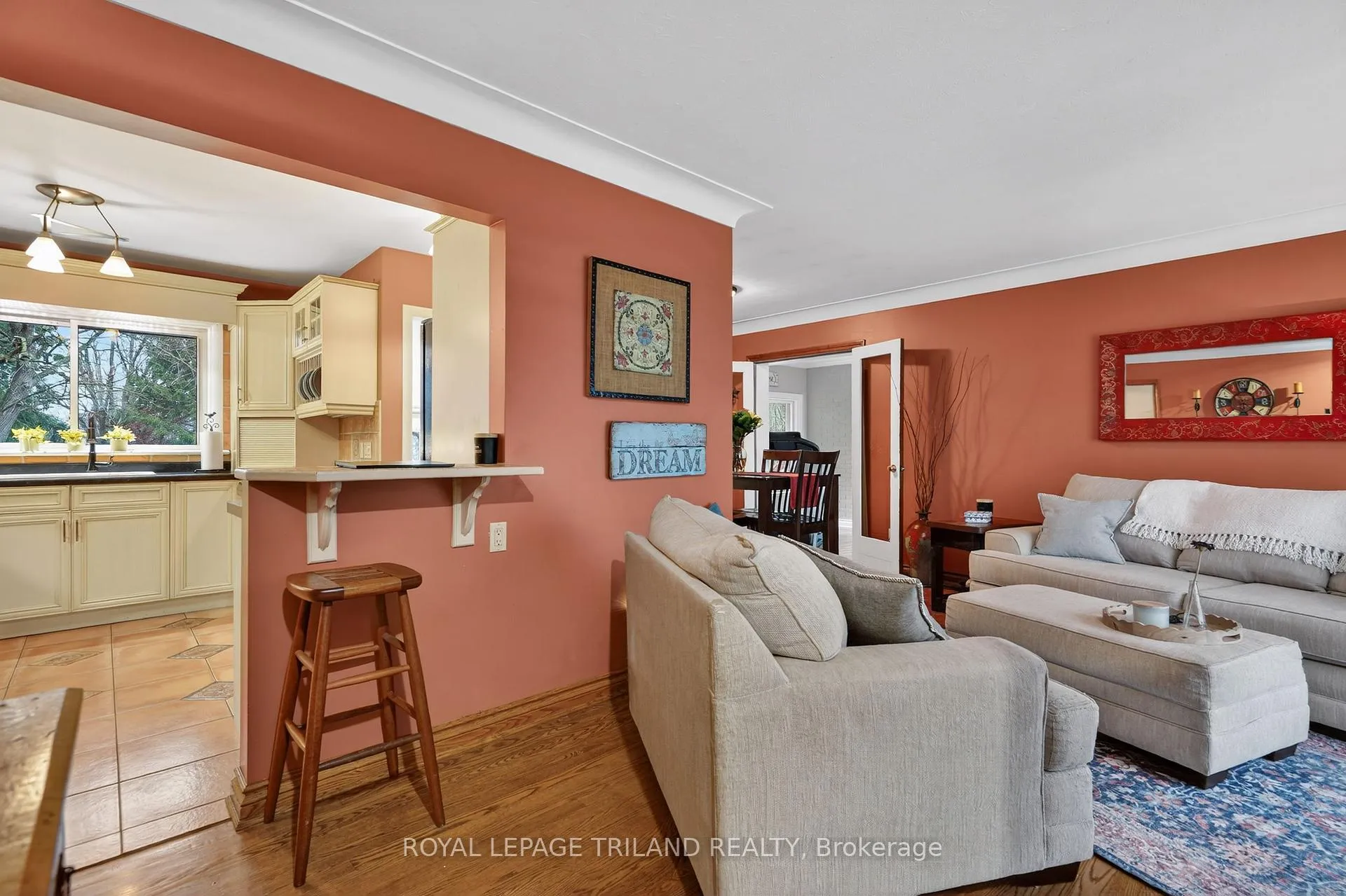 Photo 7 of 501 Boler Road, London, South K — HOMEH