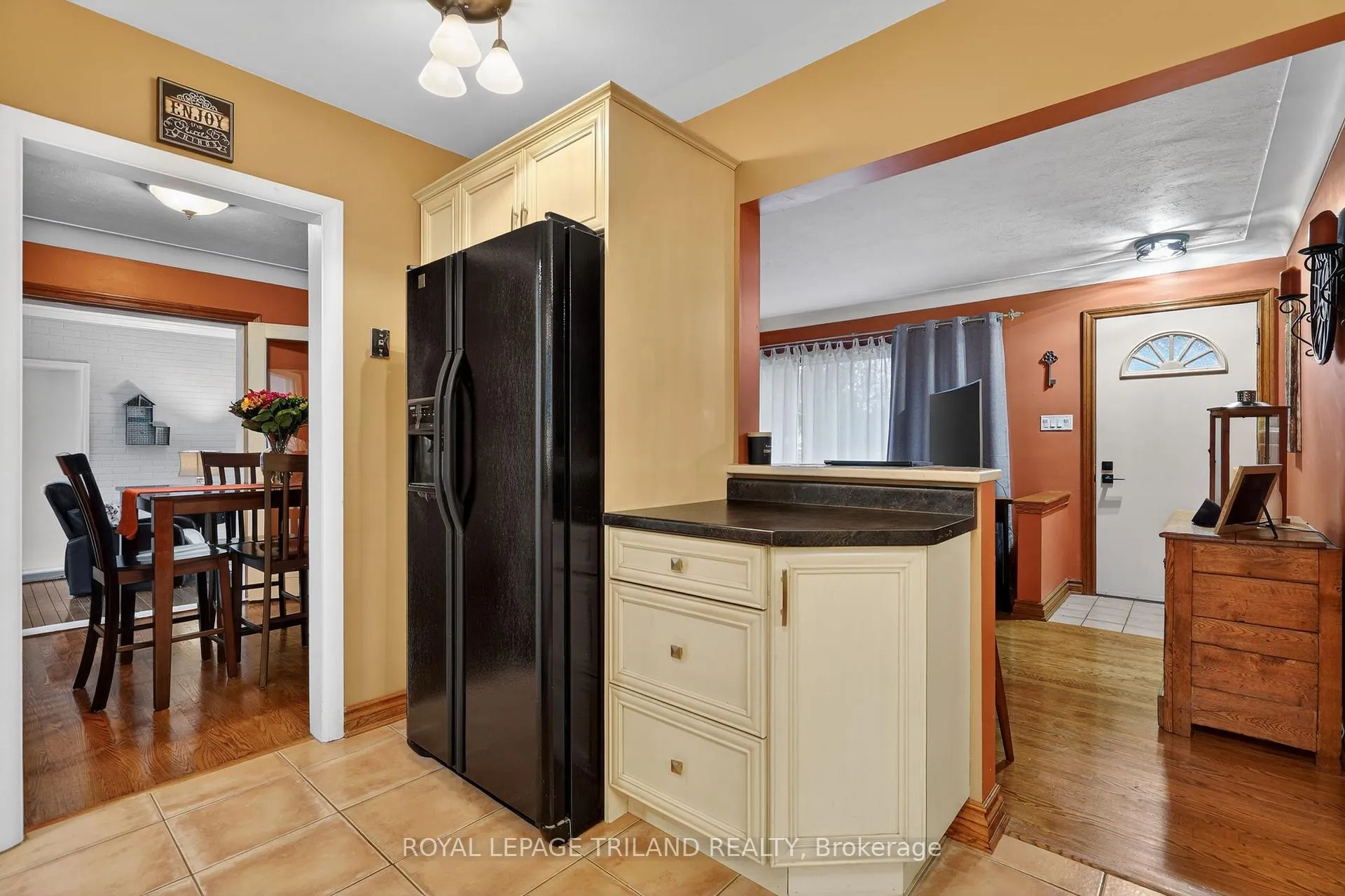 Photo 14 of 501 Boler Road, London, South K — HOMEH