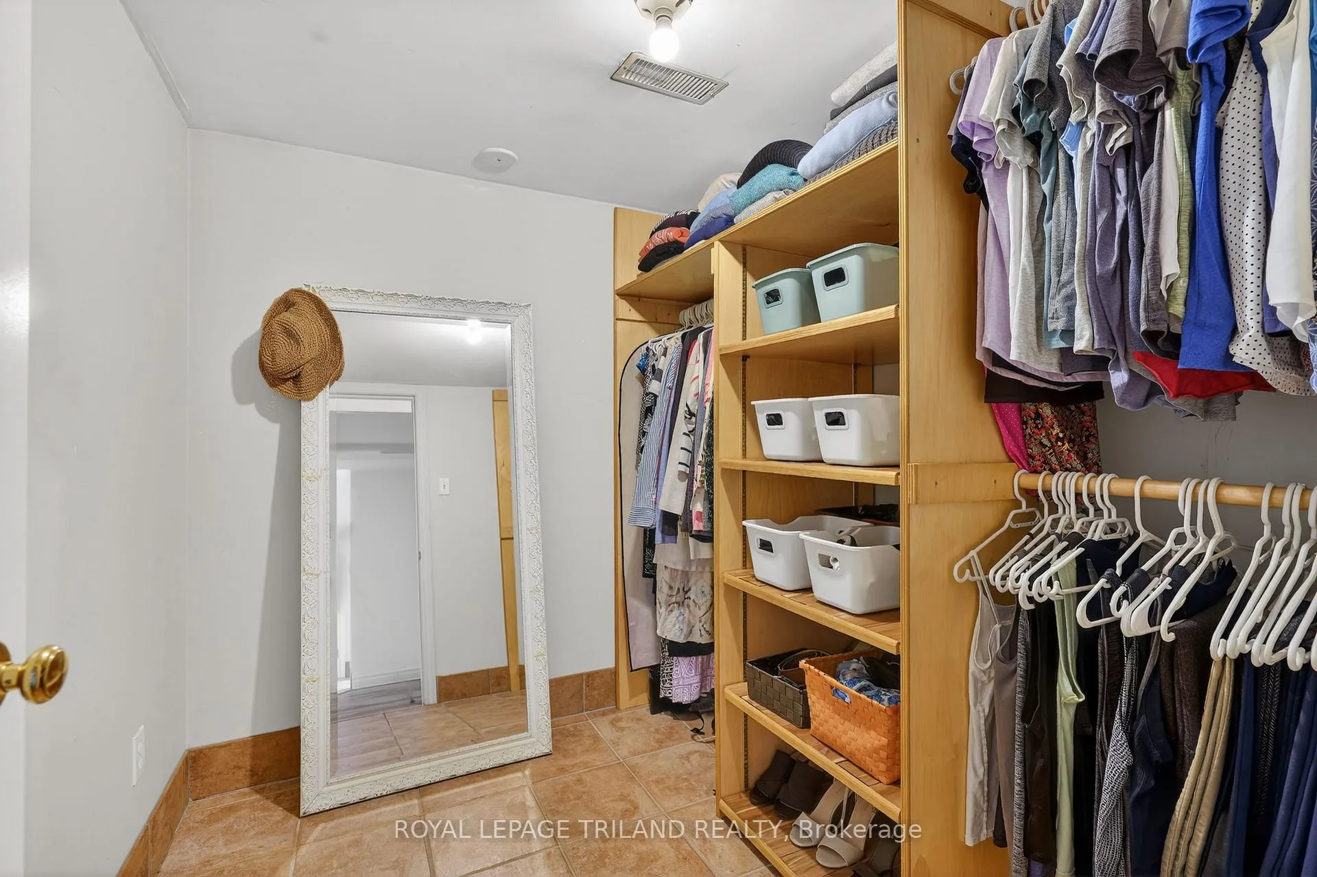 Photo 27 of 501 Boler Road, London, South K — HOMEH