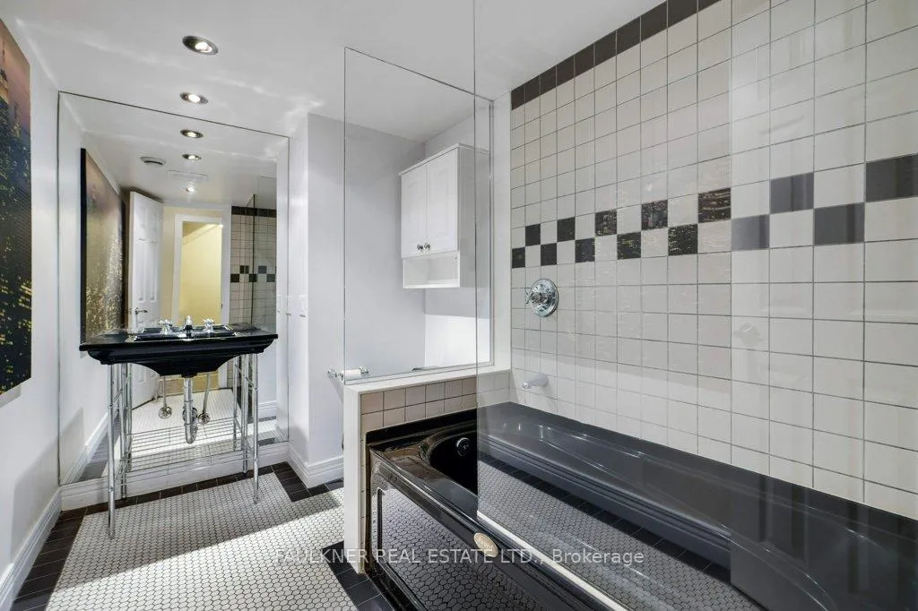 Photo 28 of Unit A, 290 First Avenue, Ottawa, Glebe — HOMEH