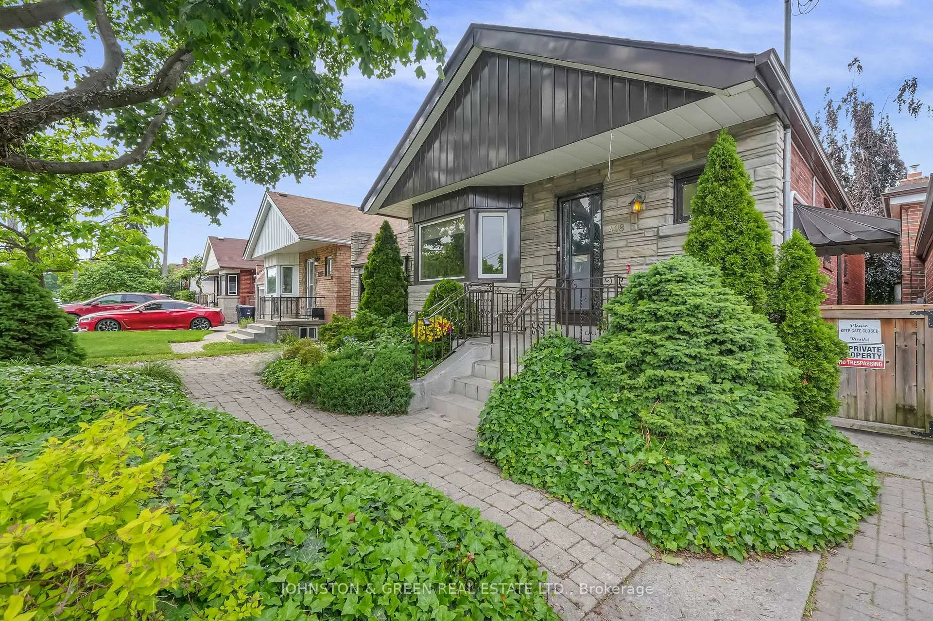 Photo 2 of 498 Plains Road, Toronto, East York — HOMEH