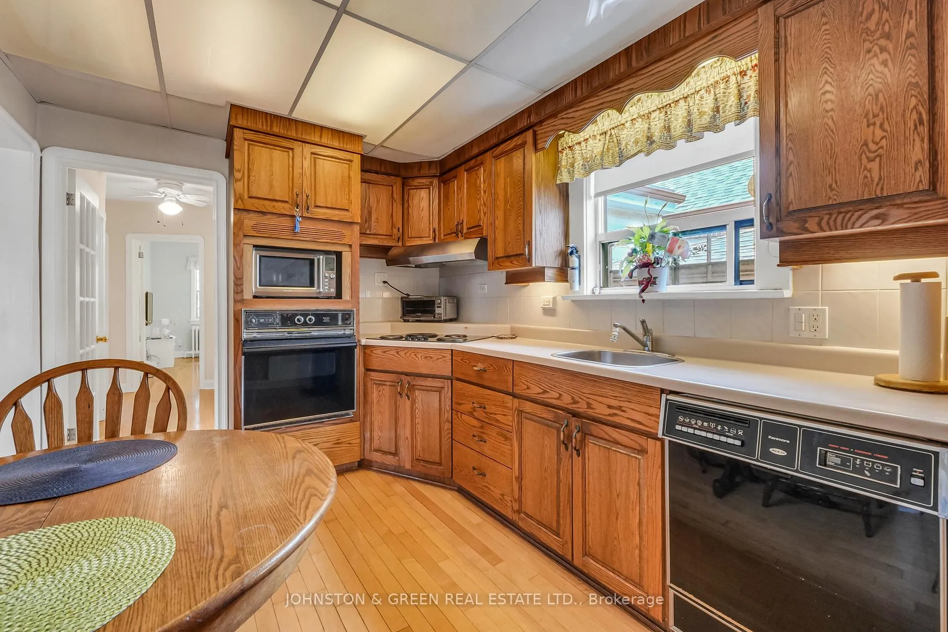 Photo 12 of 498 Plains Road, Toronto, East York — HOMEH