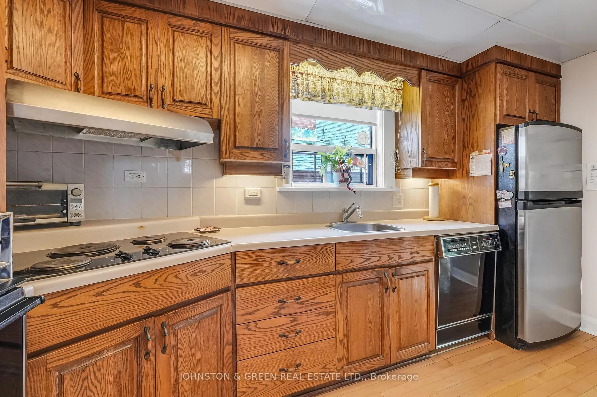 Photo 13 of 498 Plains Road, Toronto, East York — HOMEH
