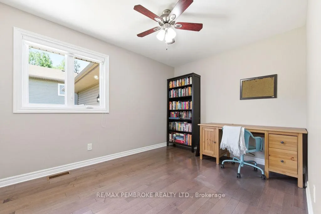 Photo 15 of 74 Oak Avenue, Petawawa — HOMEH