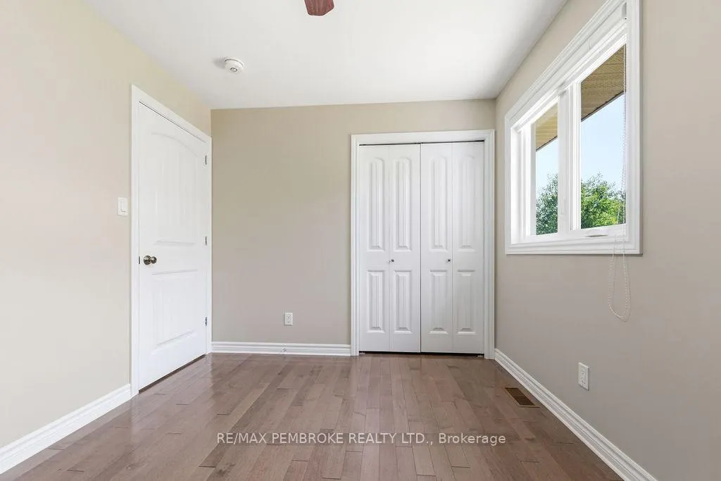 Photo 16 of 74 Oak Avenue, Petawawa — HOMEH
