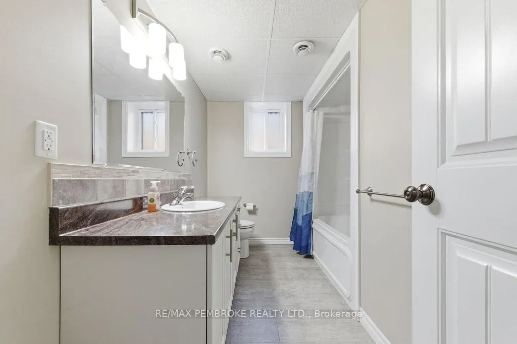 Photo 22 of 74 Oak Avenue, Petawawa — HOMEH