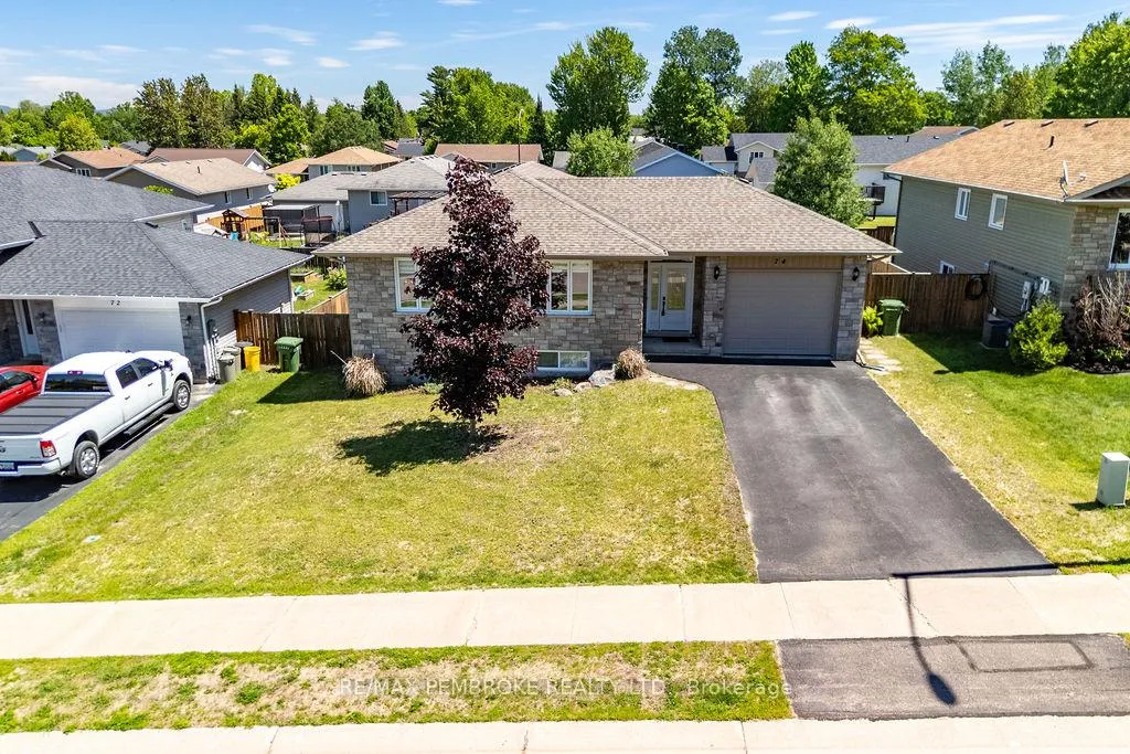 Photo 32 of 74 Oak Avenue, Petawawa — HOMEH