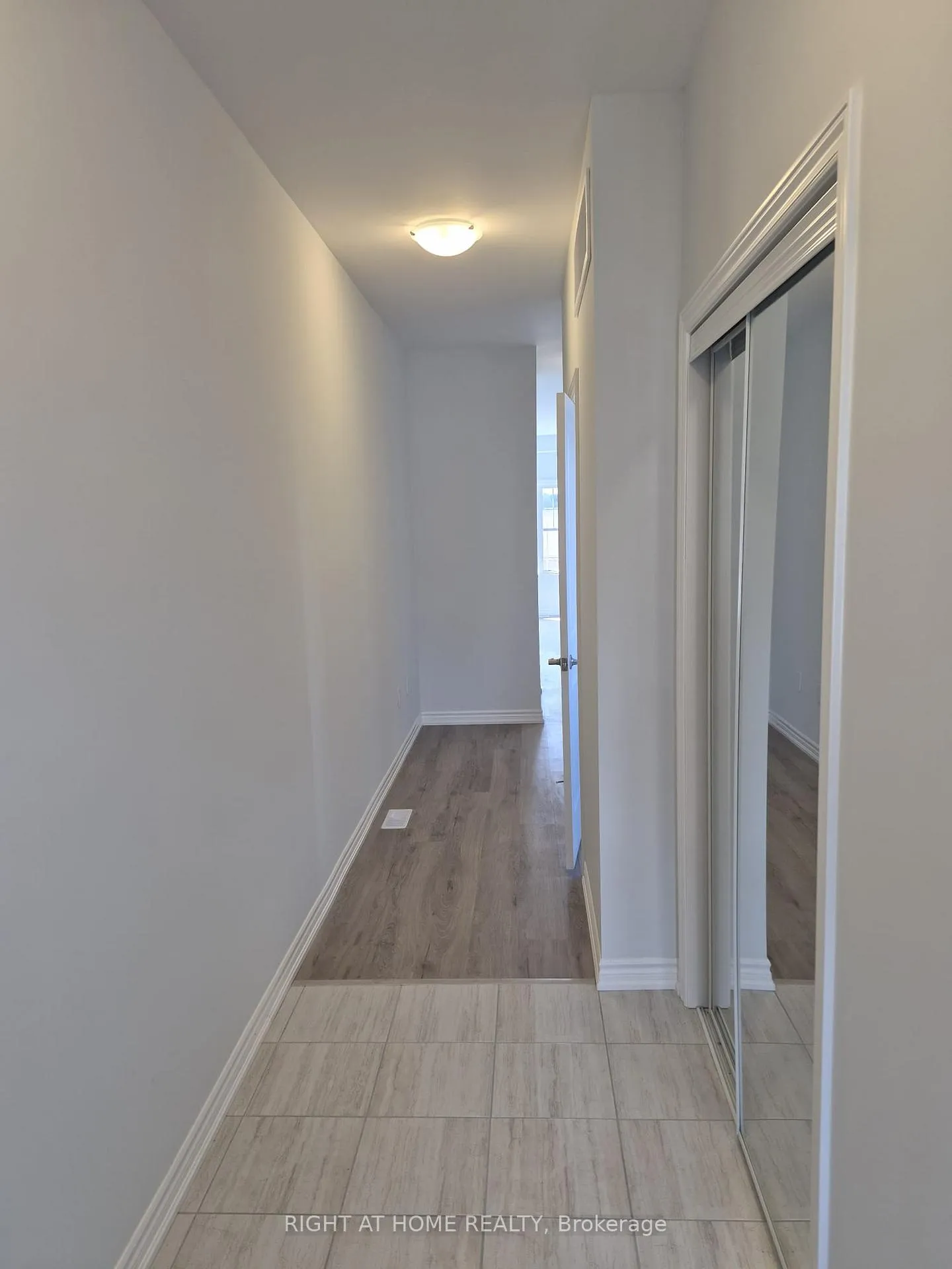 Photo 3 of 17 Ravenscraig Place, Innisfil, Cookstown — HOMEH