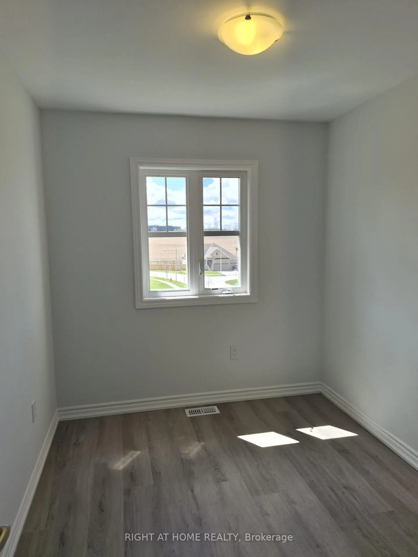 Photo 20 of 17 Ravenscraig Place, Innisfil, Cookstown — HOMEH