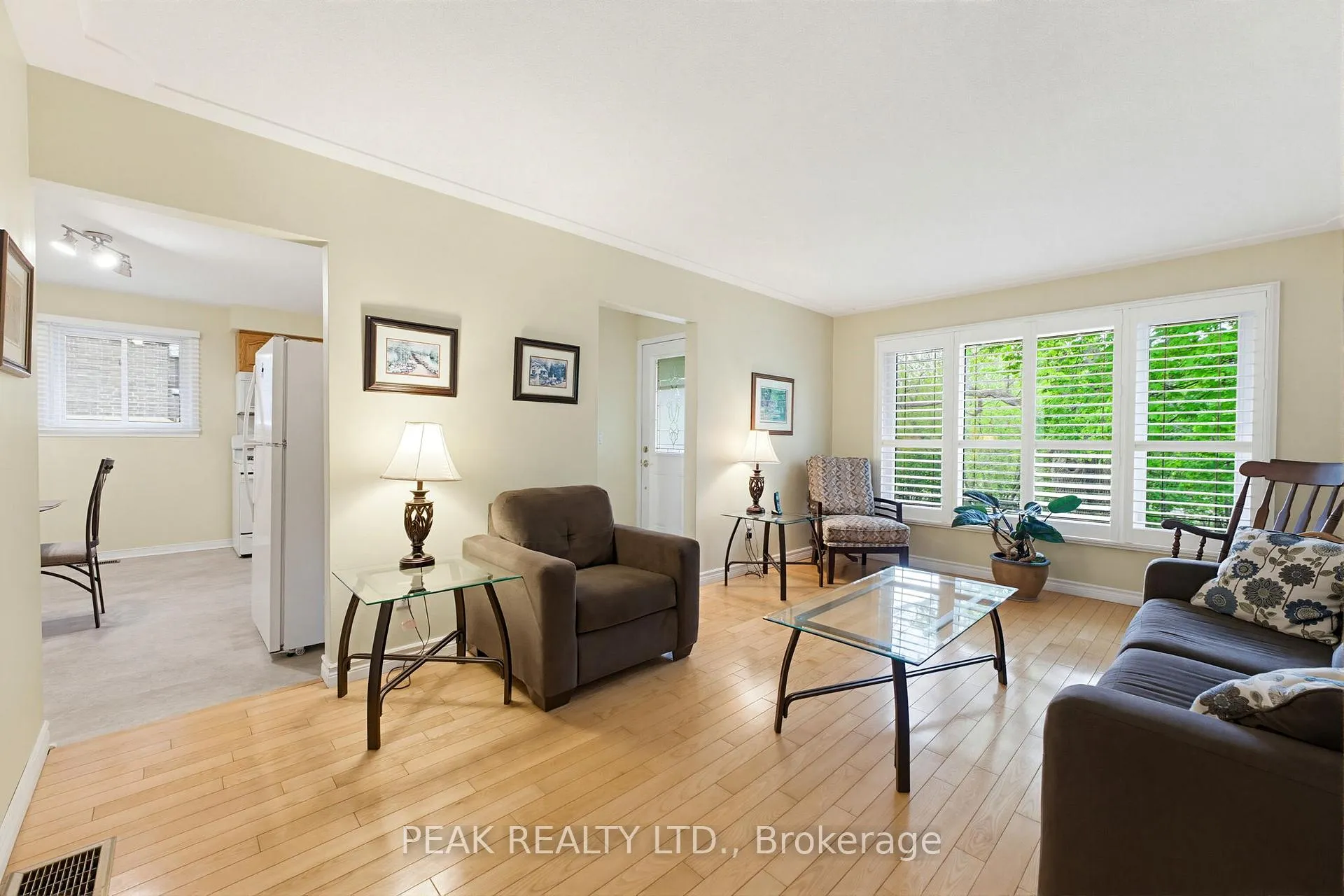 Photo 7 of 28 Ridgewood Drive, Brantford — HOMEH