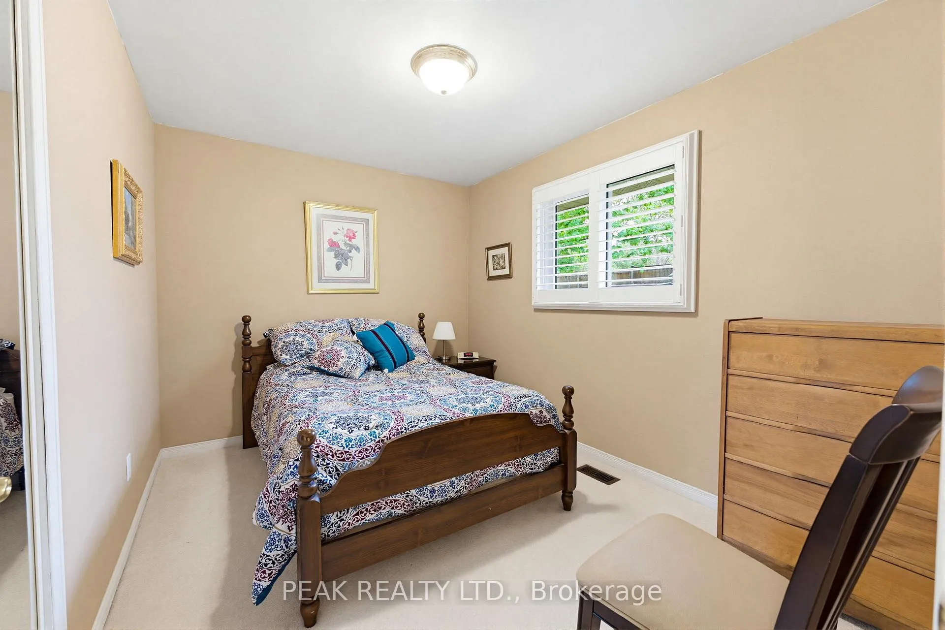 Photo 15 of 28 Ridgewood Drive, Brantford — HOMEH
