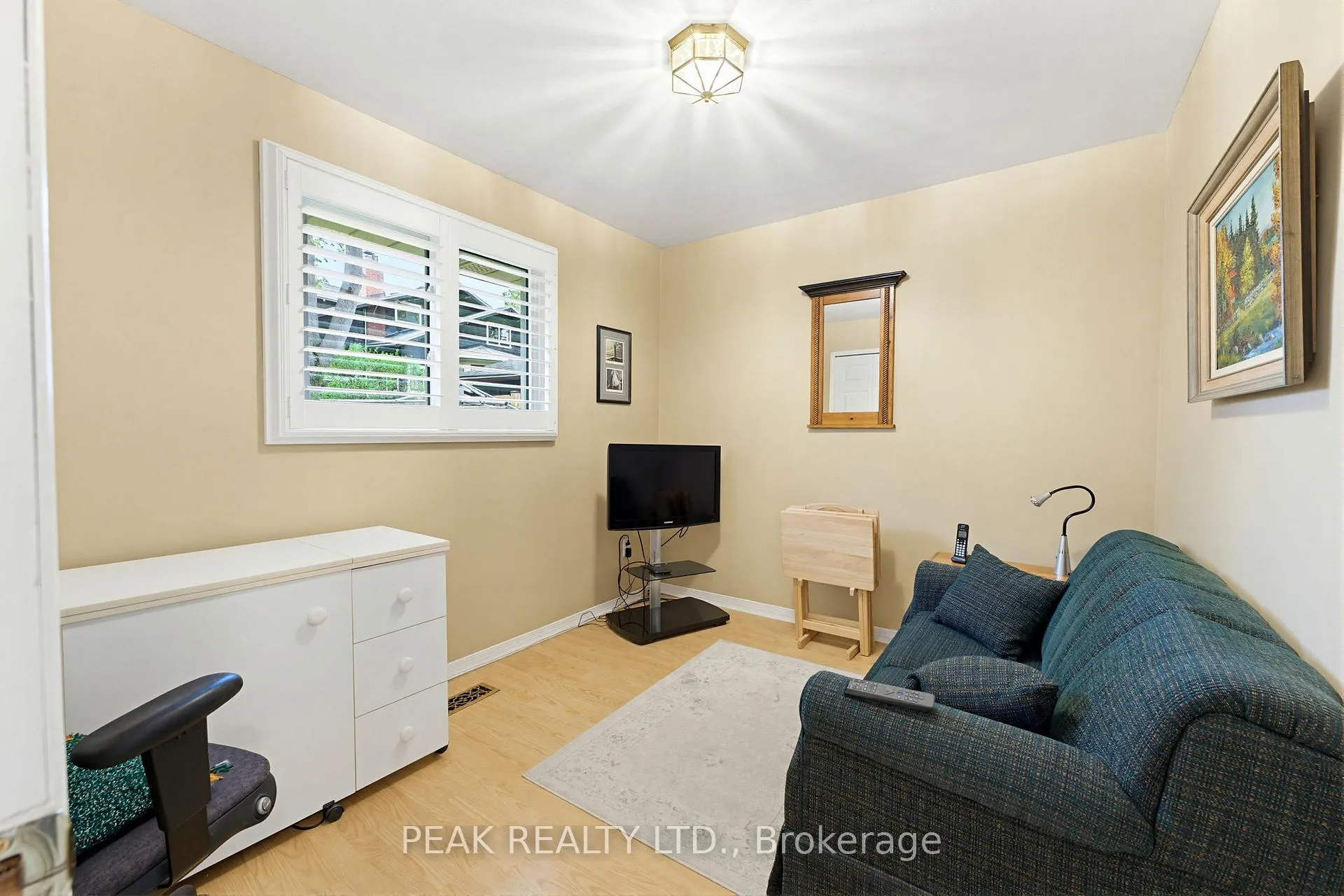 Photo 16 of 28 Ridgewood Drive, Brantford — HOMEH