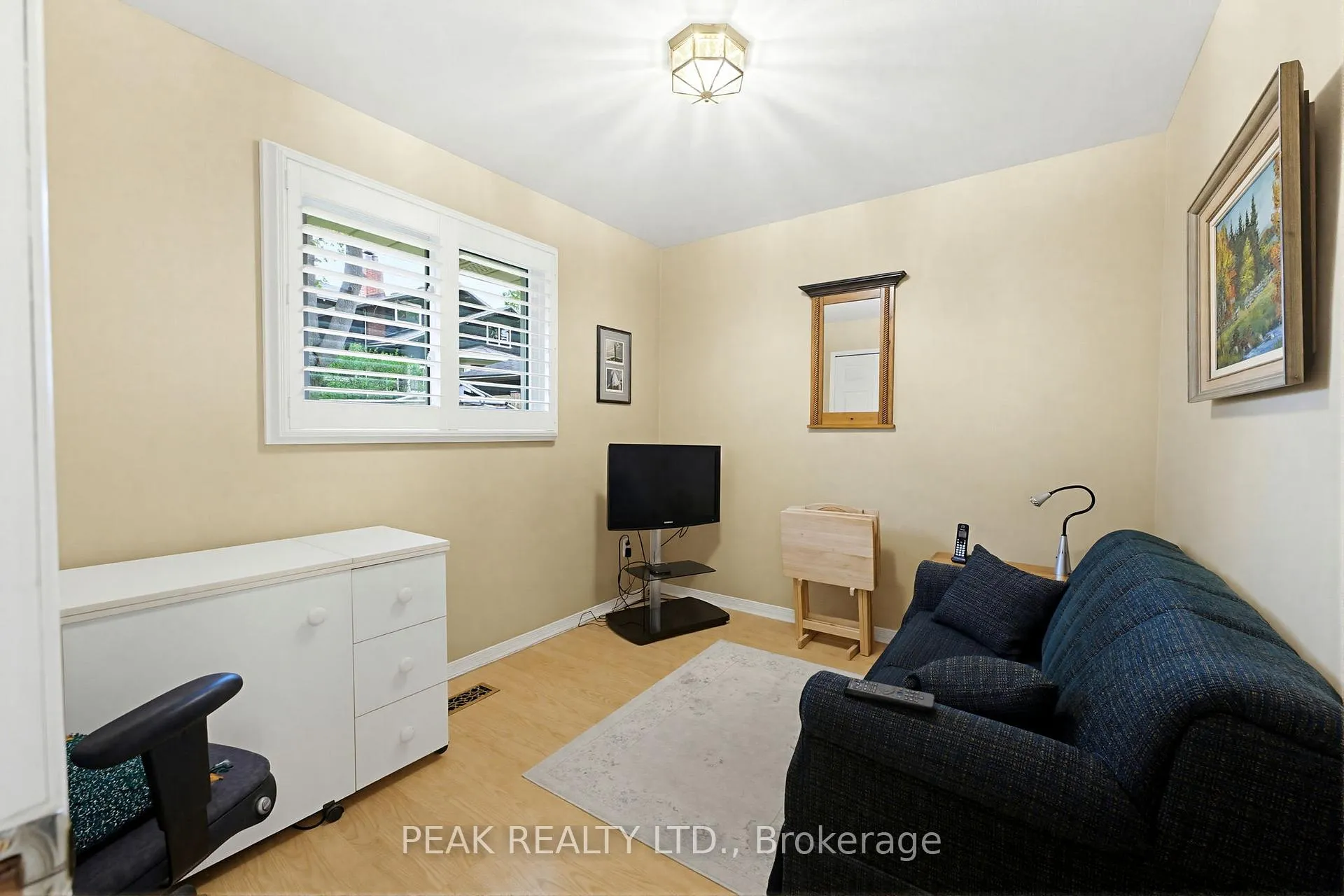 Photo 17 of 28 Ridgewood Drive, Brantford — HOMEH
