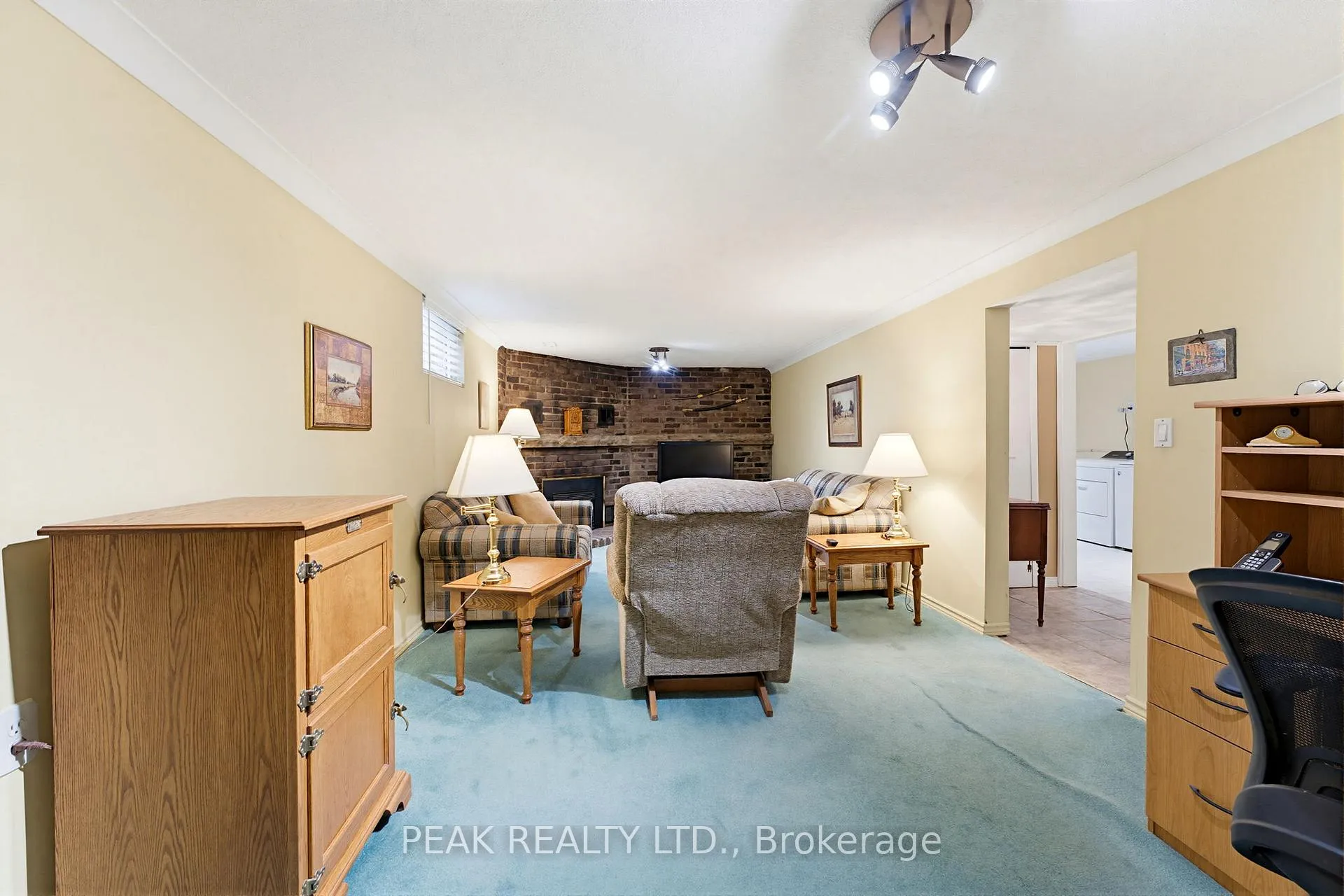 Photo 21 of 28 Ridgewood Drive, Brantford — HOMEH
