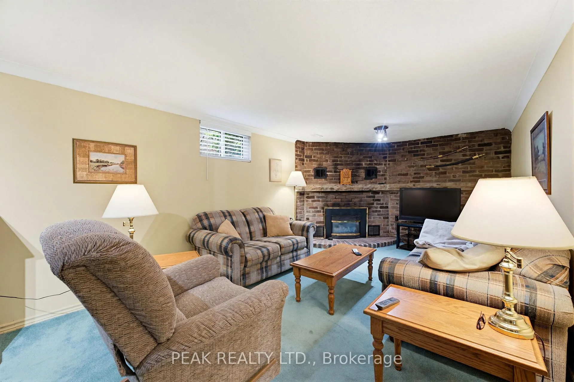 Photo 22 of 28 Ridgewood Drive, Brantford — HOMEH
