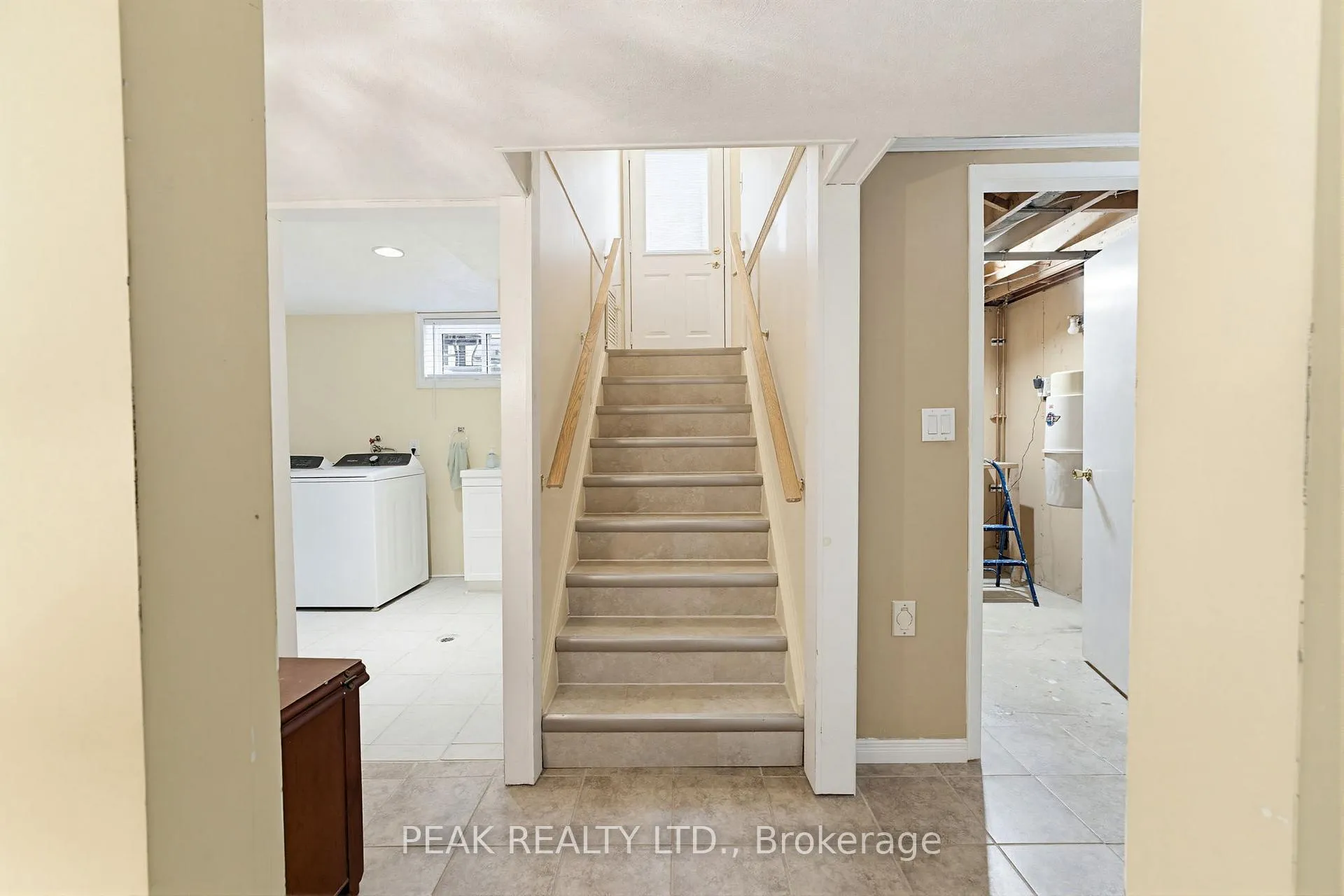 Photo 32 of 28 Ridgewood Drive, Brantford — HOMEH