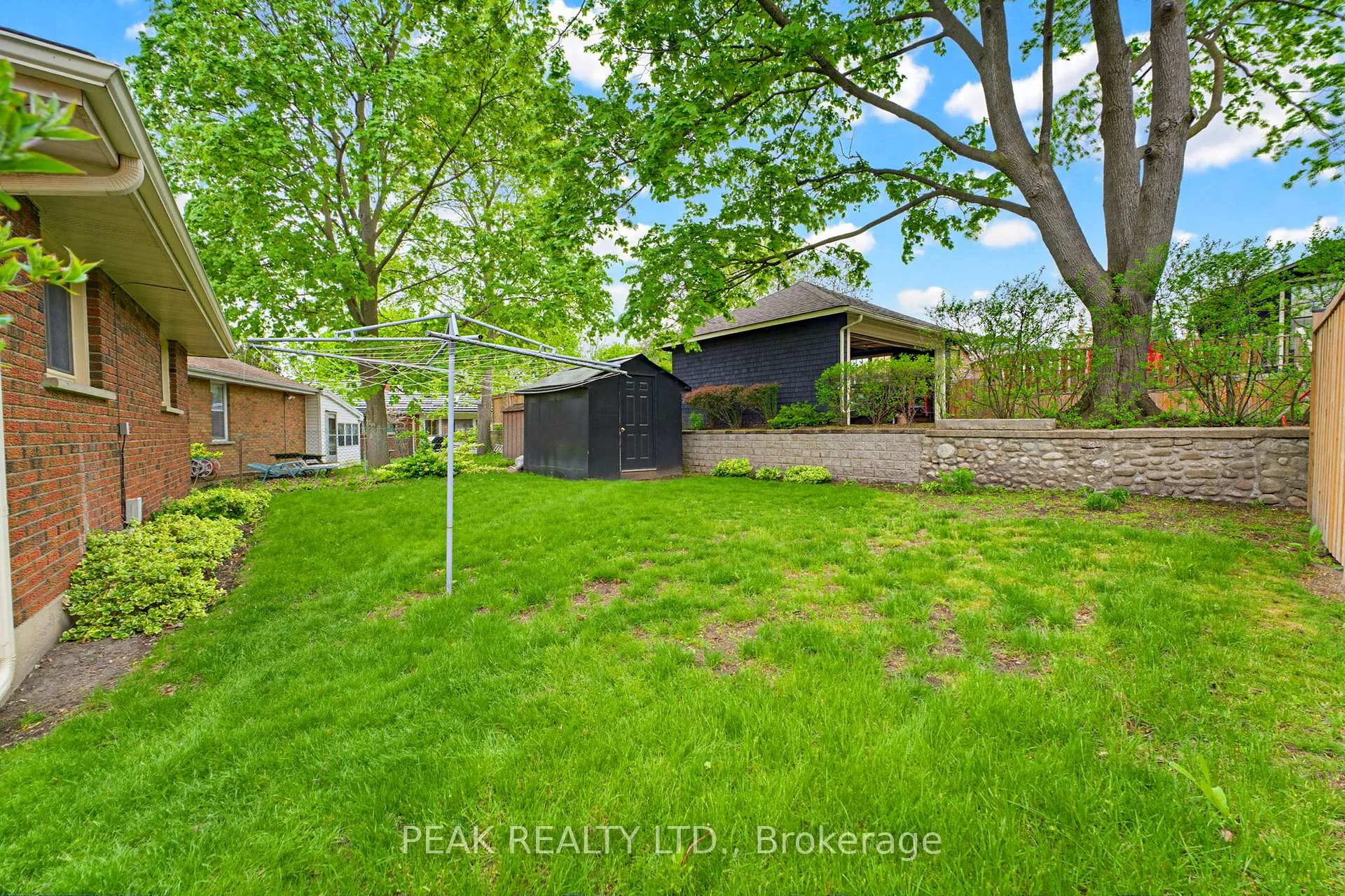 Photo 33 of 28 Ridgewood Drive, Brantford — HOMEH