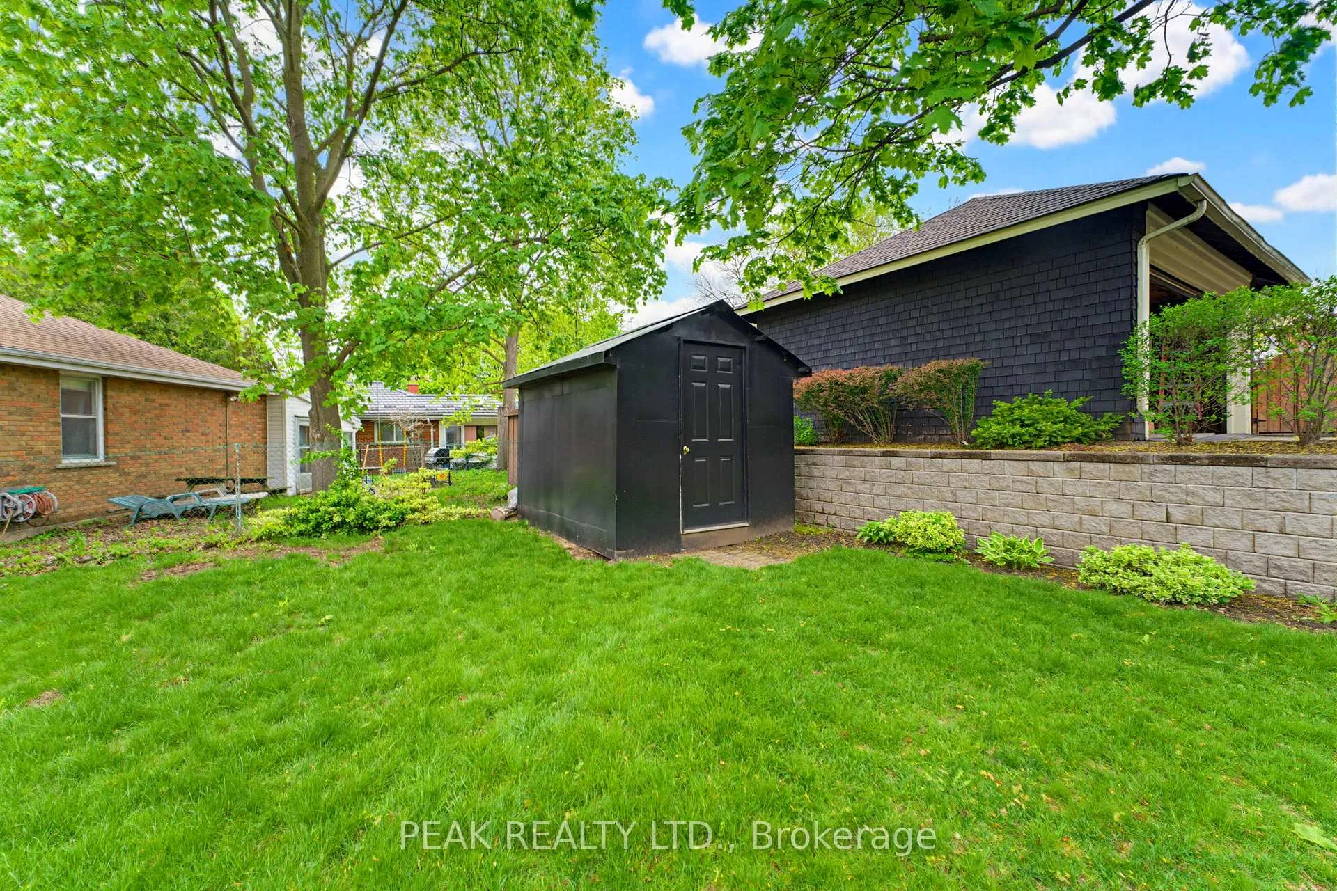 Photo 35 of 28 Ridgewood Drive, Brantford — HOMEH