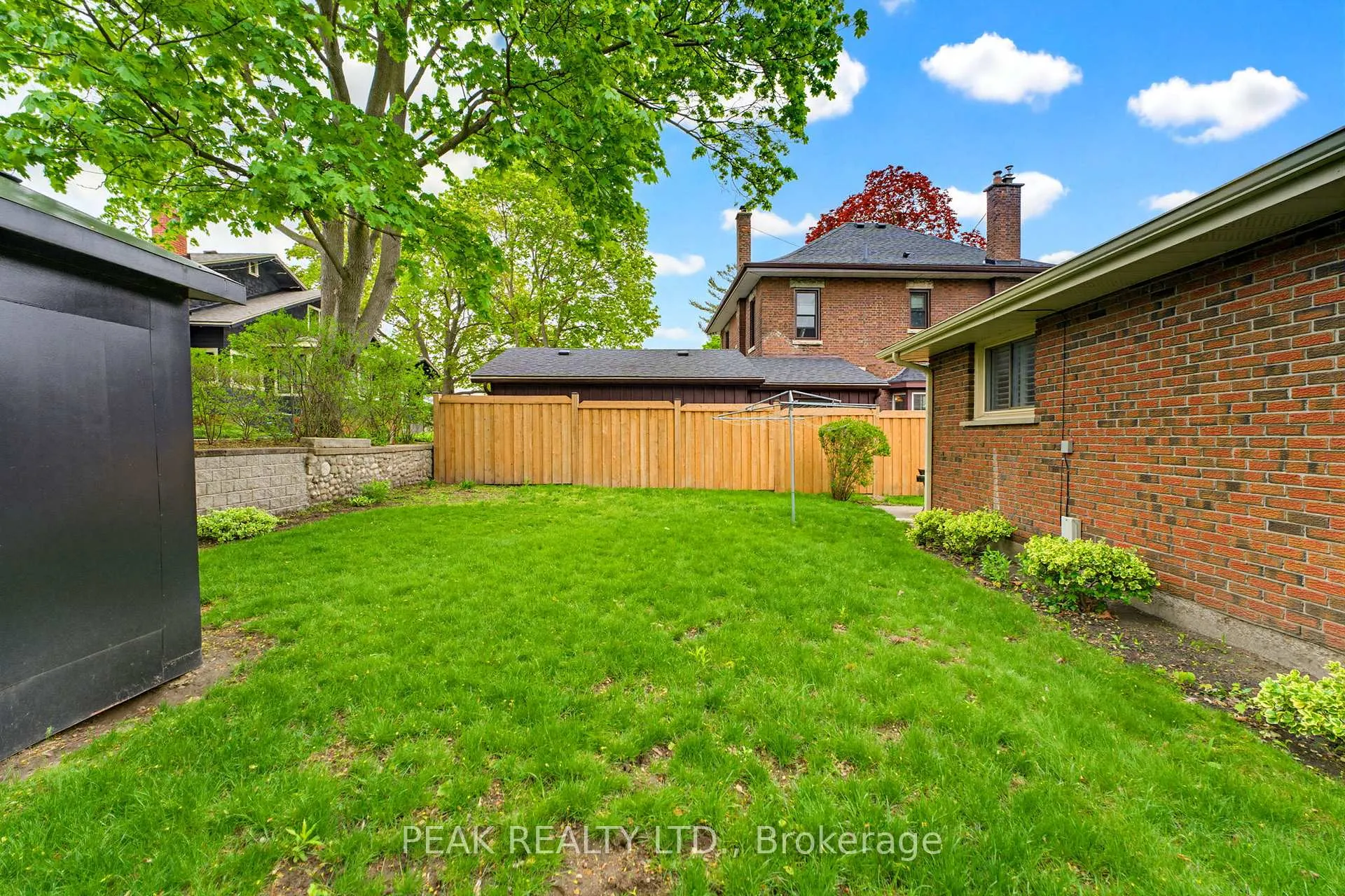 Photo 36 of 28 Ridgewood Drive, Brantford — HOMEH