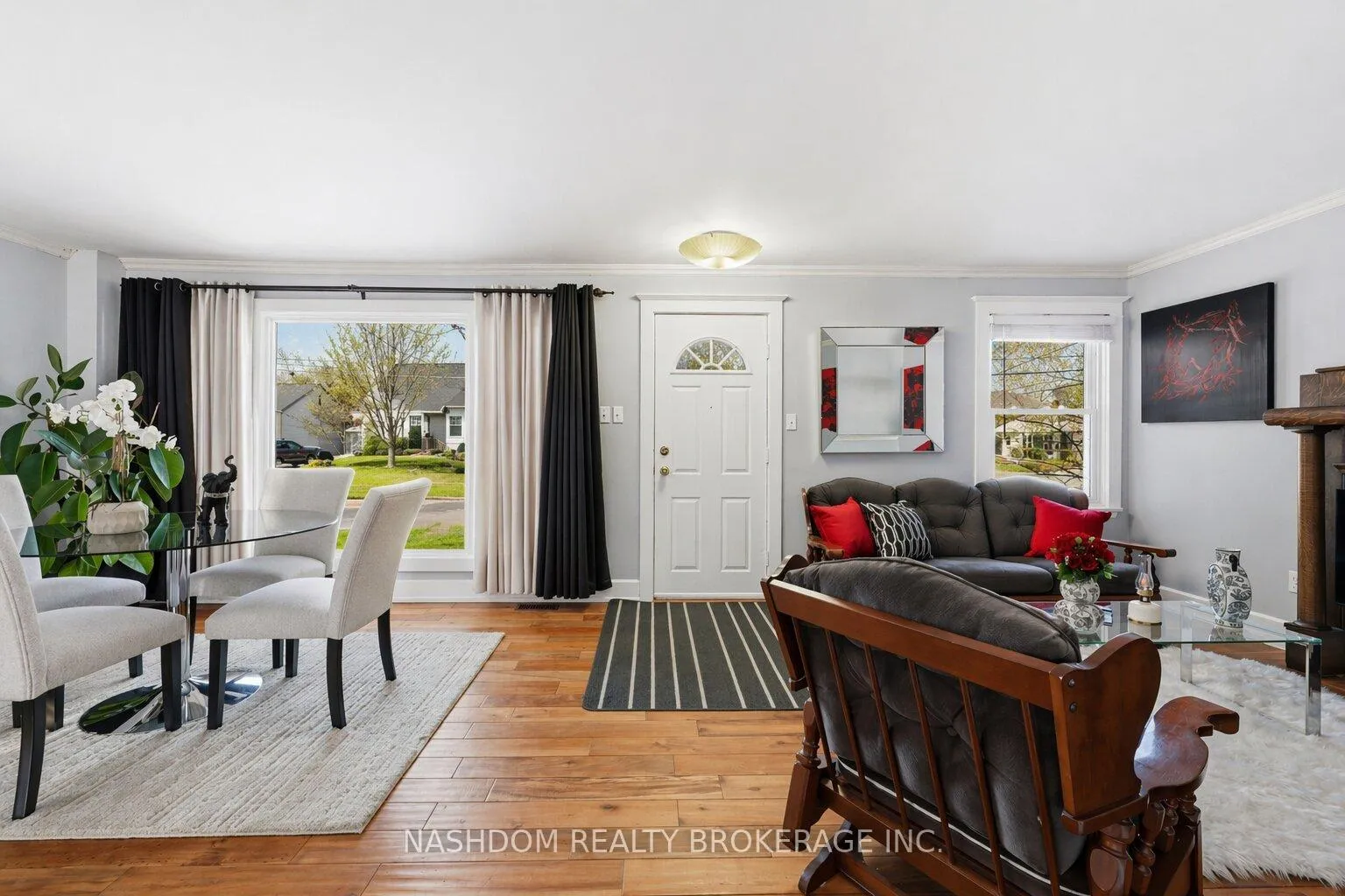 Photo 4 of 31 Hunter Street, Hamilton, Dundas — HOMEH