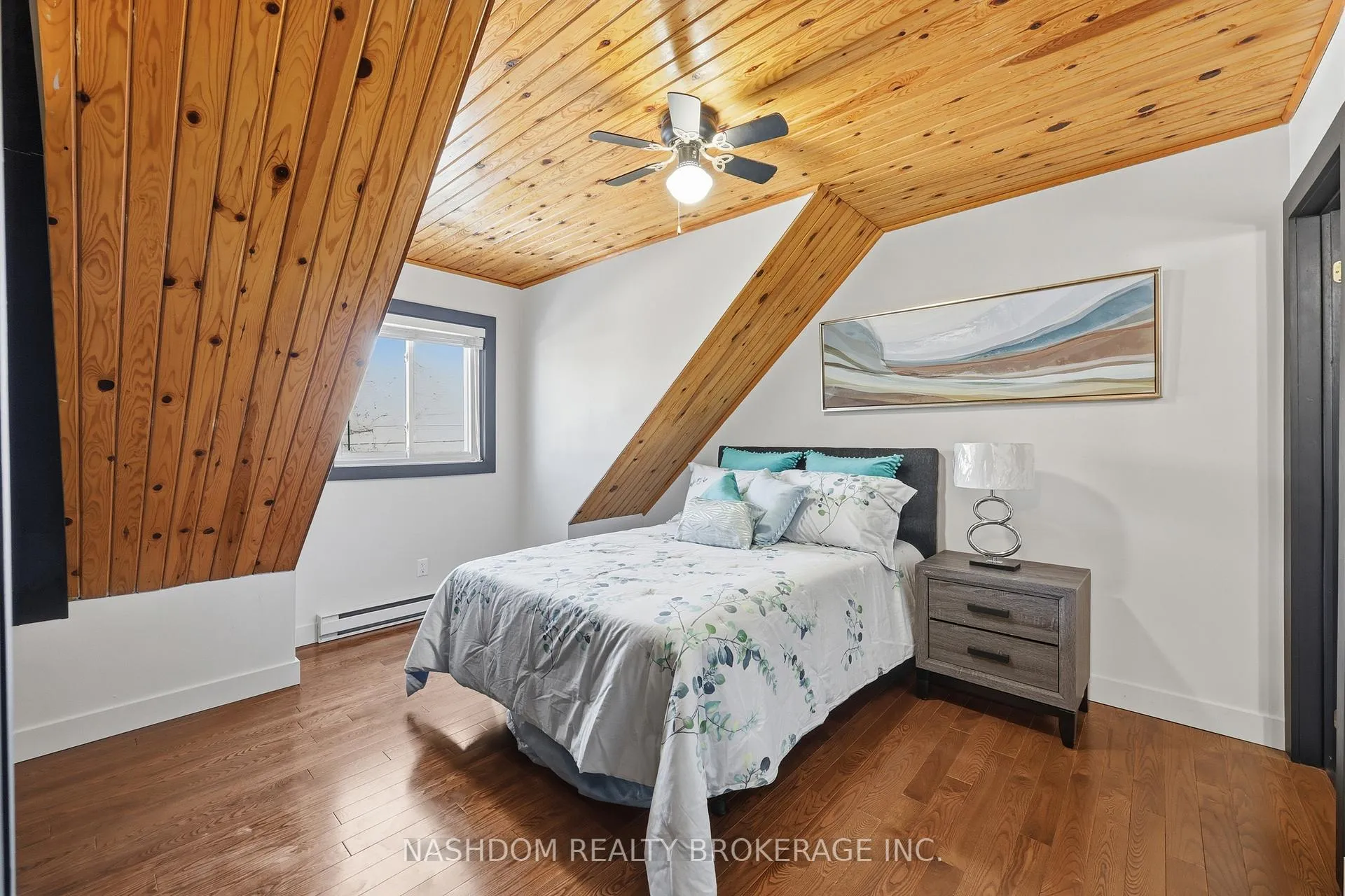 Photo 23 of 31 Hunter Street, Hamilton, Dundas — HOMEH
