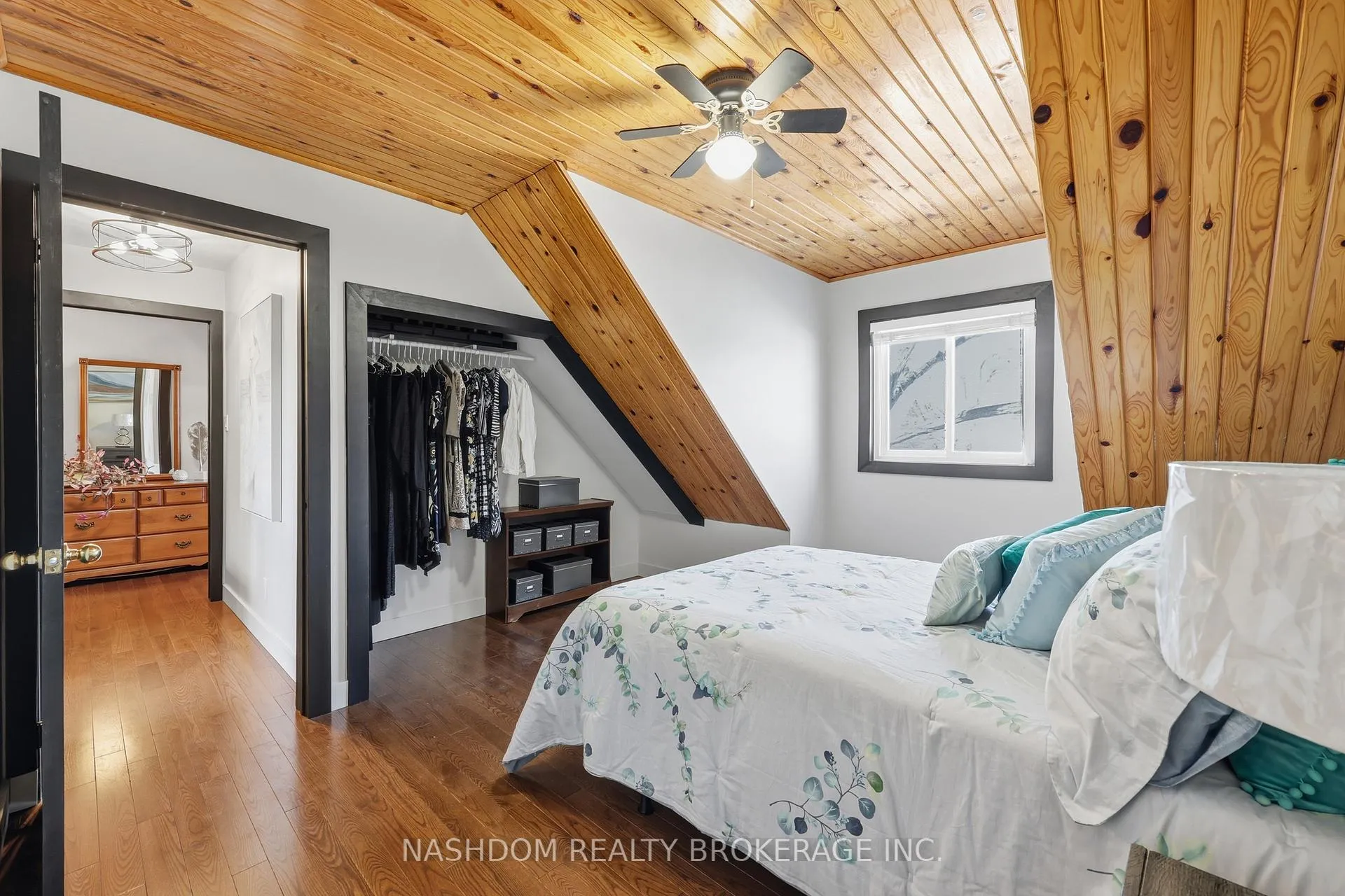 Photo 24 of 31 Hunter Street, Hamilton, Dundas — HOMEH