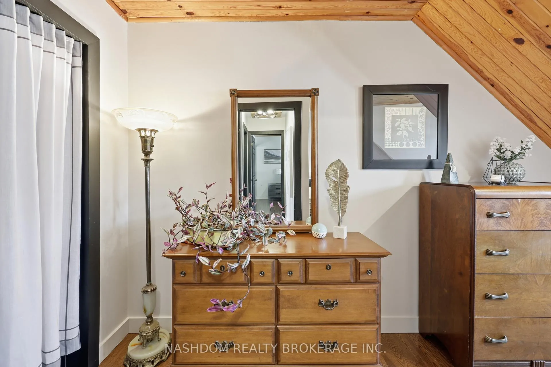 Photo 29 of 31 Hunter Street, Hamilton, Dundas — HOMEH