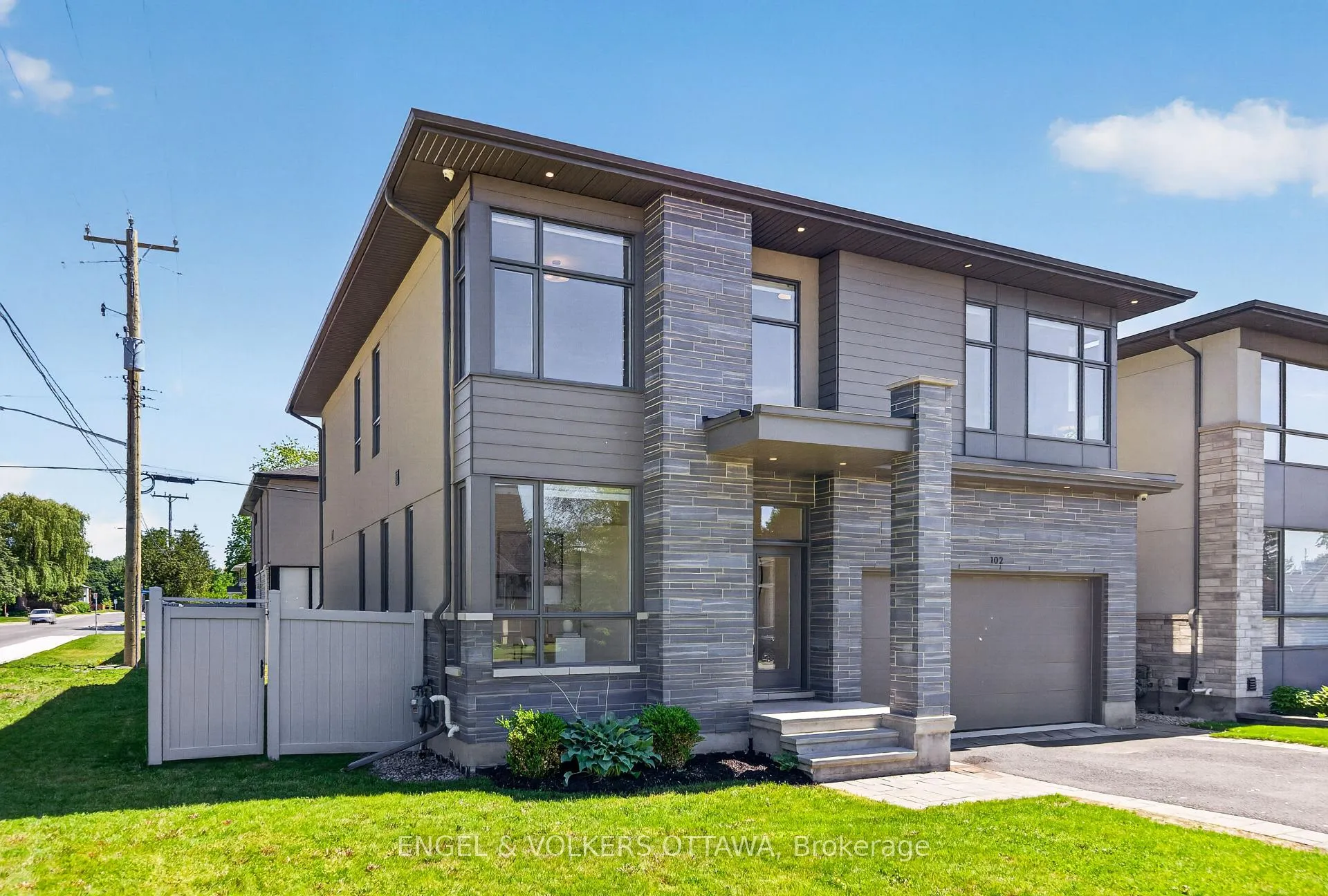 Photo 2 of 102 Granton Avenue, Ottawa, Meadowlands/St. Claire Gardens — HOMEH