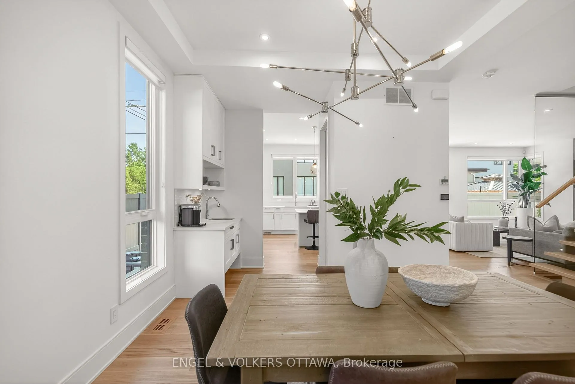 Photo 11 of 102 Granton Avenue, Ottawa, Meadowlands/St. Claire Gardens — HOMEH