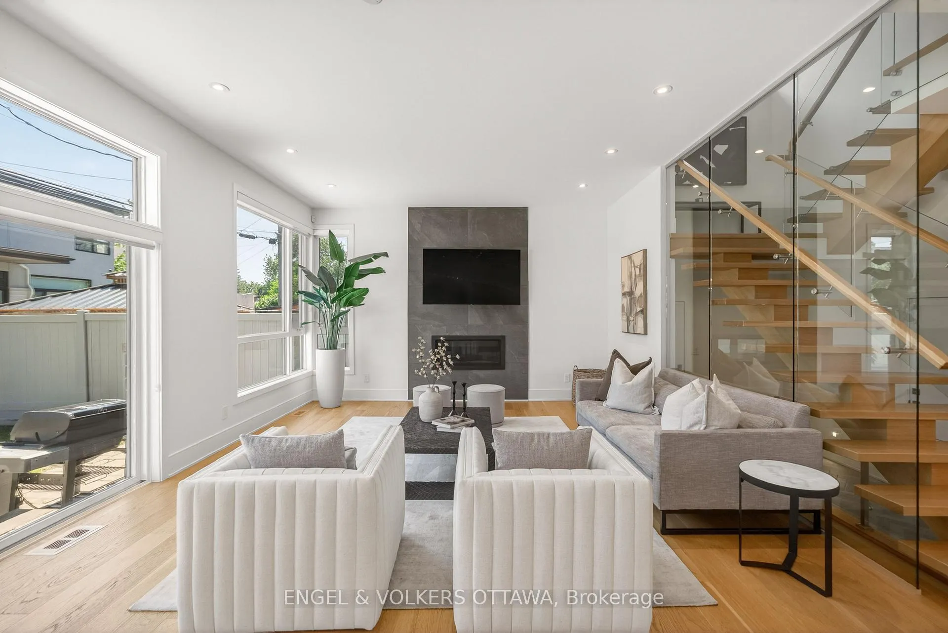 Photo 16 of 102 Granton Avenue, Ottawa, Meadowlands/St. Claire Gardens — HOMEH