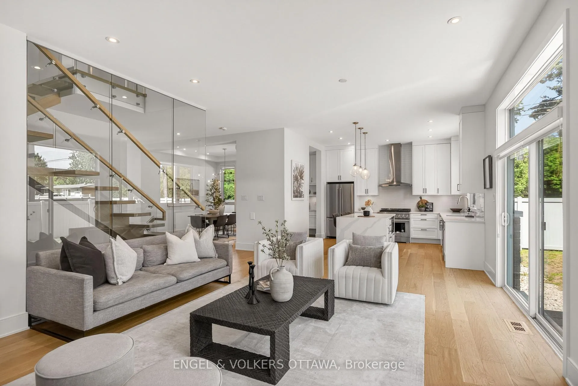 Photo 18 of 102 Granton Avenue, Ottawa, Meadowlands/St. Claire Gardens — HOMEH
